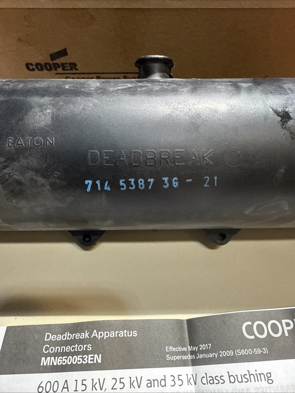 Cooper Power SYSTEMS Bushing Extender 35KV 600A DBE635 new in box
