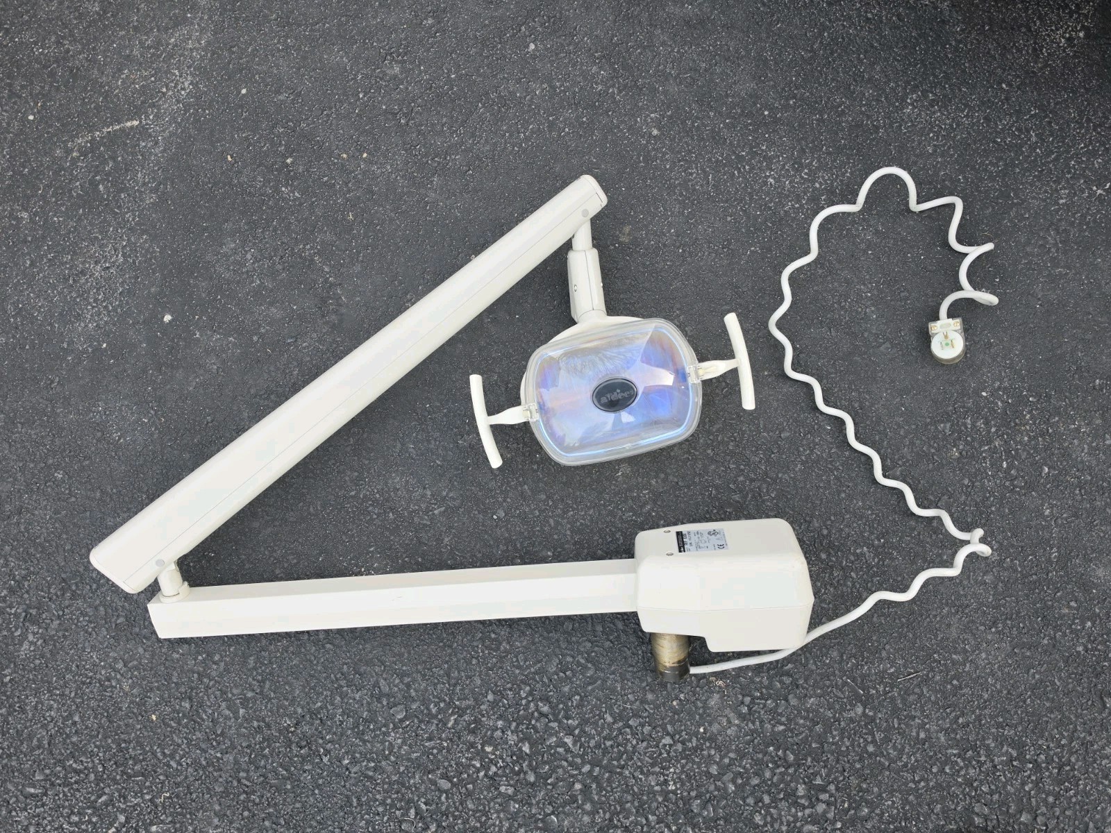 Adec 6300 Dental Examination Light