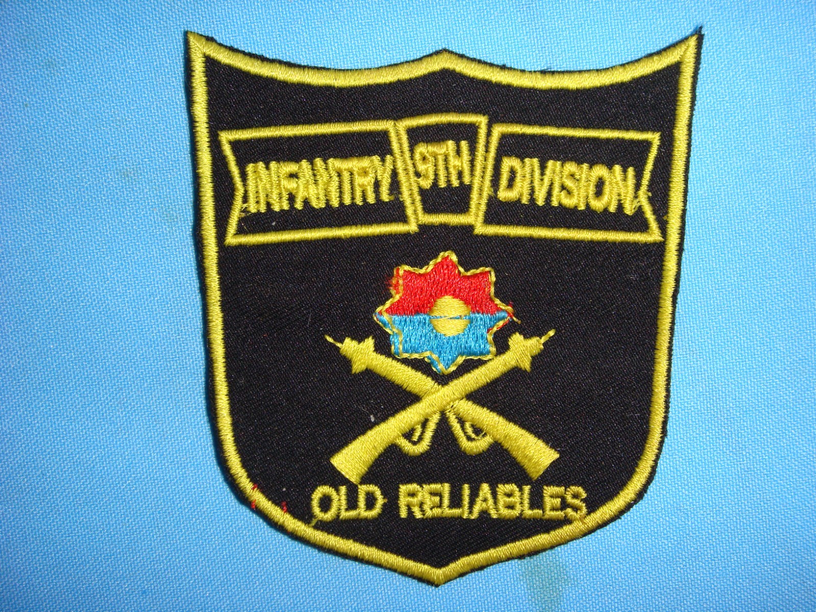 VIETNAM WAR PATCH, US 9th INFANTRY DIVISION " OLD RELIABLES "