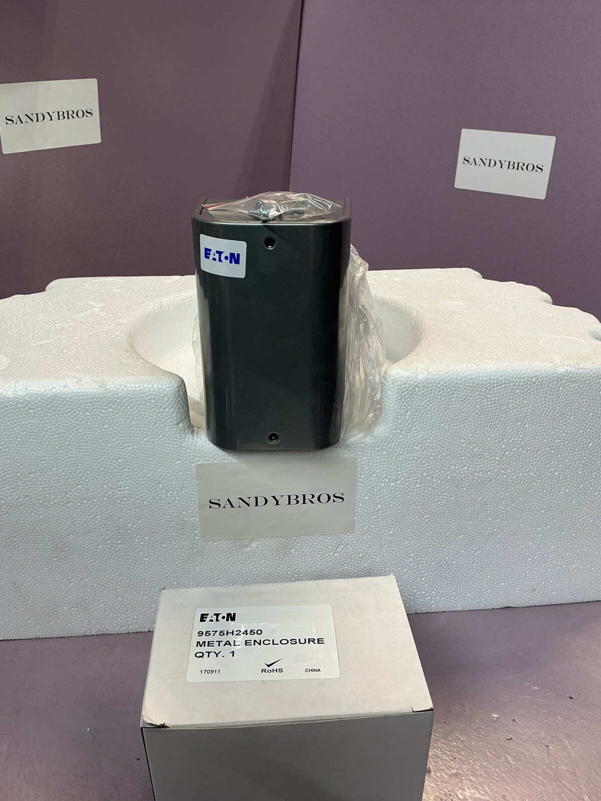 EATON CORPORATION 9575H2450 METAL ENCLOSURE. (NEW IN BOX)