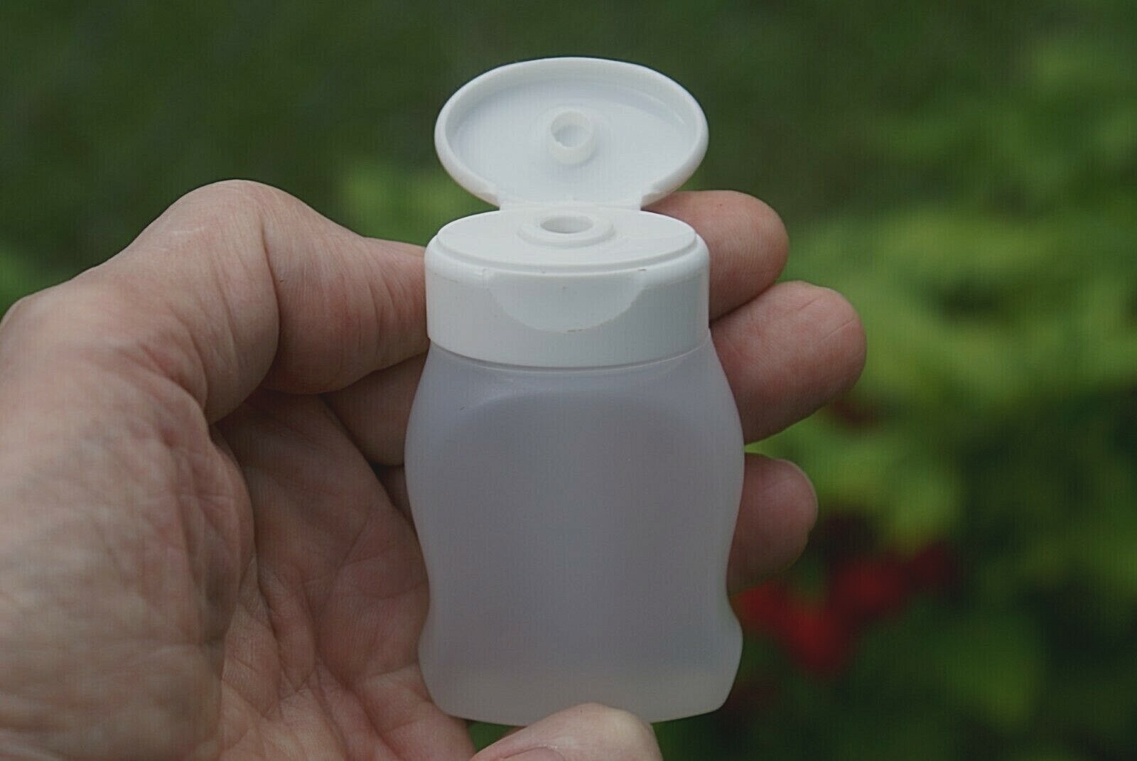 REAPER PHASER - PEPPER SPRAY SELF DEFENSE WEAPON + RELOAD / STOPS ATTACKERS!*