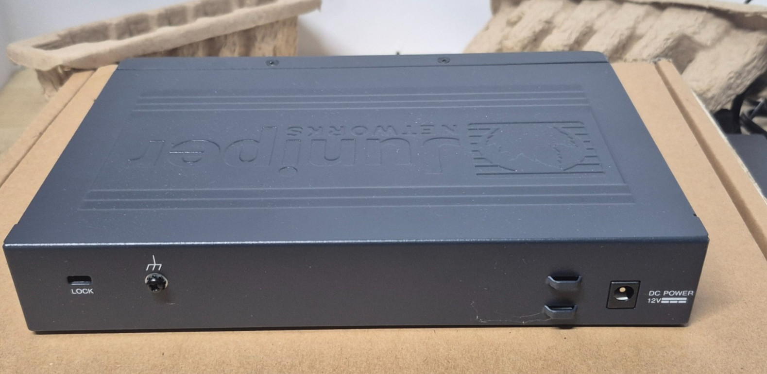 Juniper Networks SRX-100 Services Gateway Firewall SRX100H2 8-Port Open Box