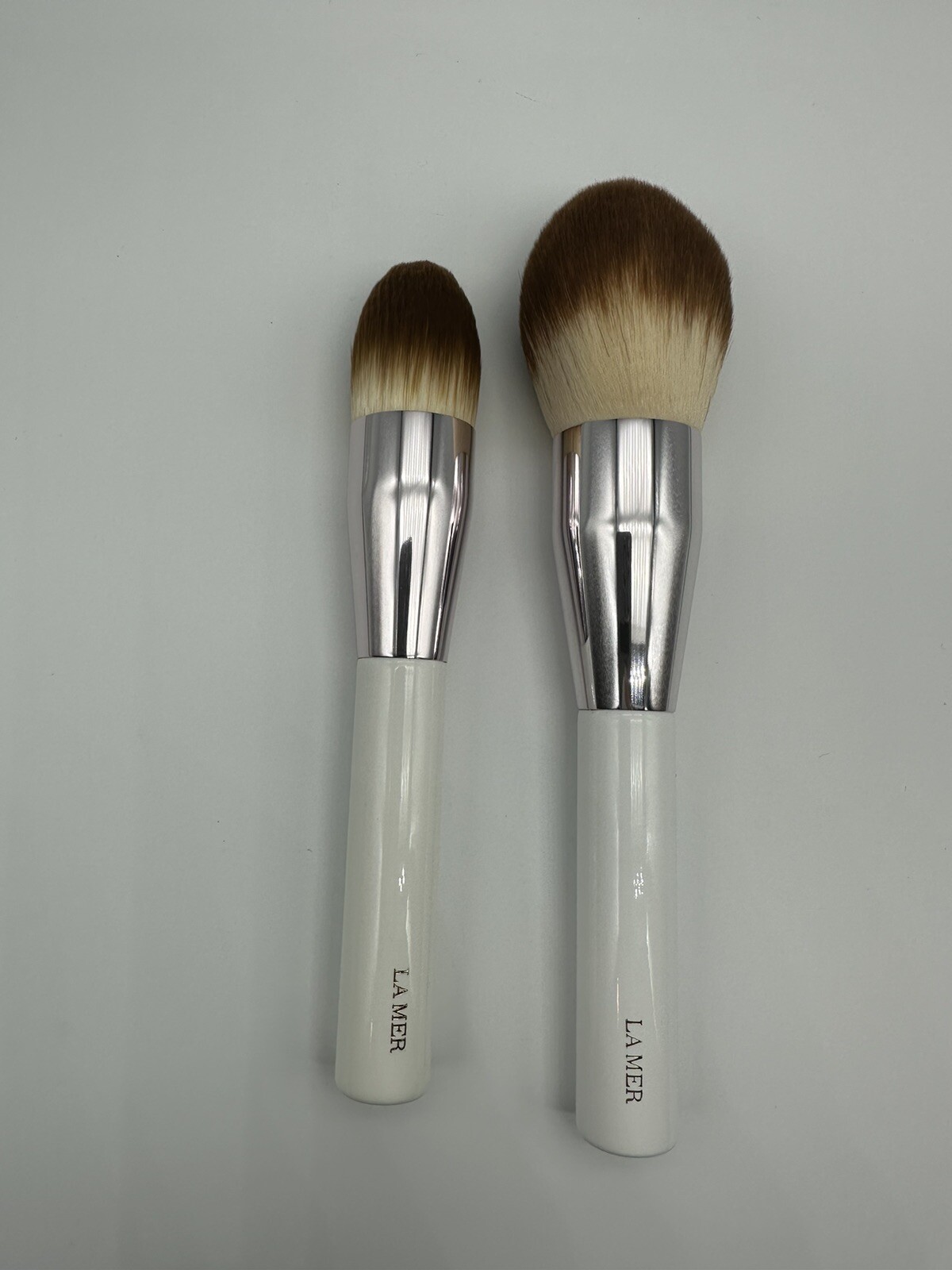 Set of 2 brushes, La Mer Powder and Foundation Brushes