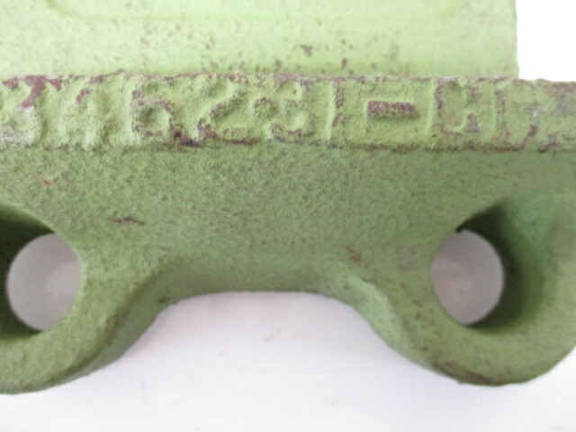 International Truck Bracket (346231C1)