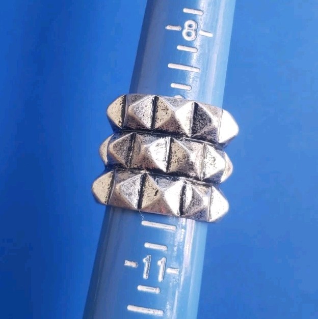 Vintage Silver Tone Artisan Ring. Size 9.5