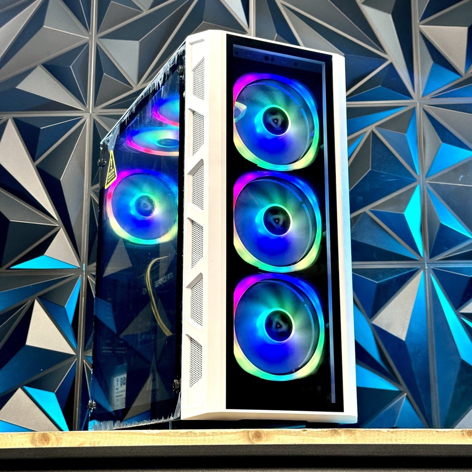 Ryzen 7 32 GB RAM, 2TB SSD Gaming Computer Desktop PC Nvidia RTX 5060