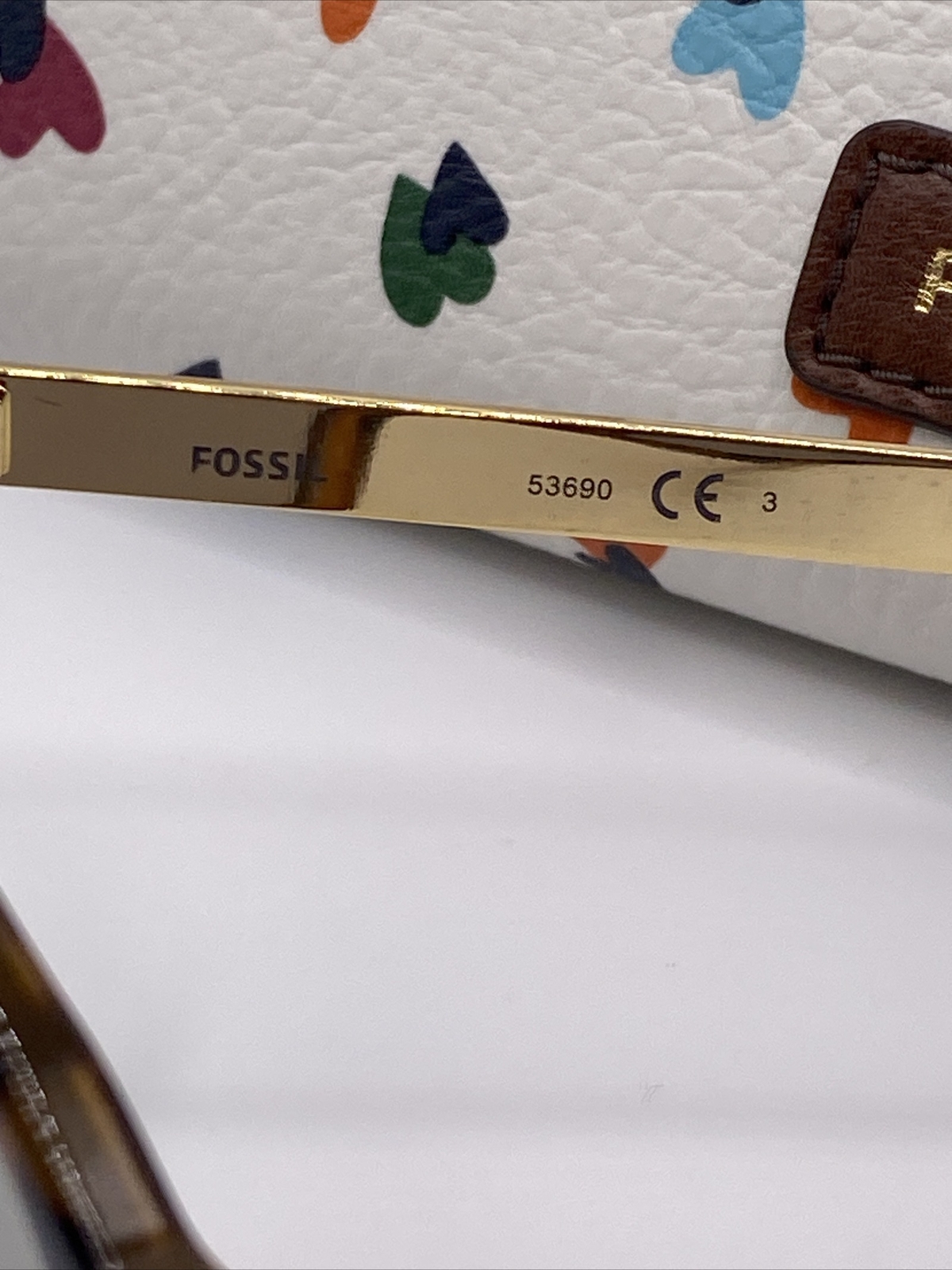 Fossil Sunglasses Glasses & Hard Case White With Hearts Magnet Closure - EUC