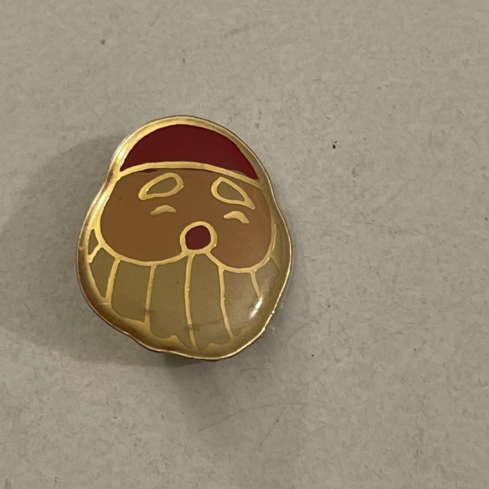 Vintage Christmas Lapel Pin Santa Claus Enamel PB9A