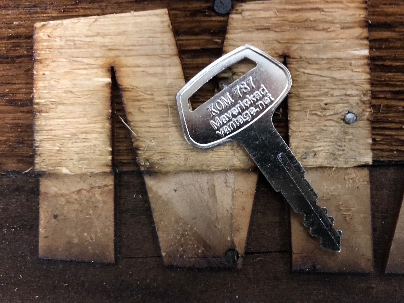 1 key for Komatsu "787" for Excavator, Dozer, Loader, Backhoe Heavy Equipment