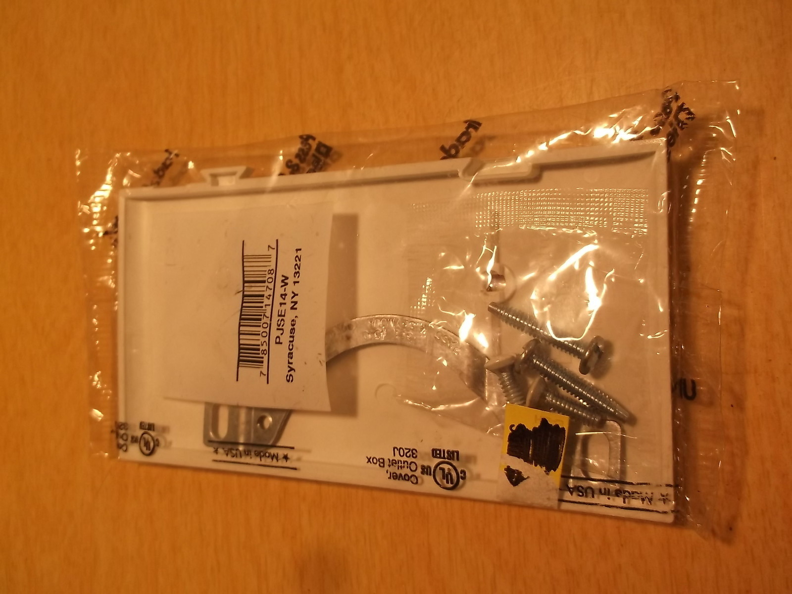 Pass & Seymour Trademaster PJSE14-W, Lot of 2 Wall Plates *FREE SHIPPING*
