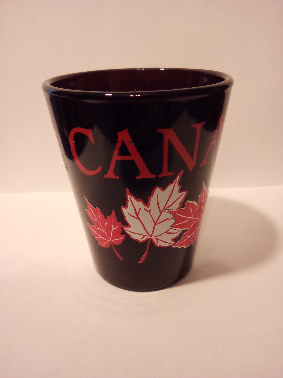 CANADA MAPLE LEAF LOGO SHOT GLASS GREAT FOR ANY COLLECTION!