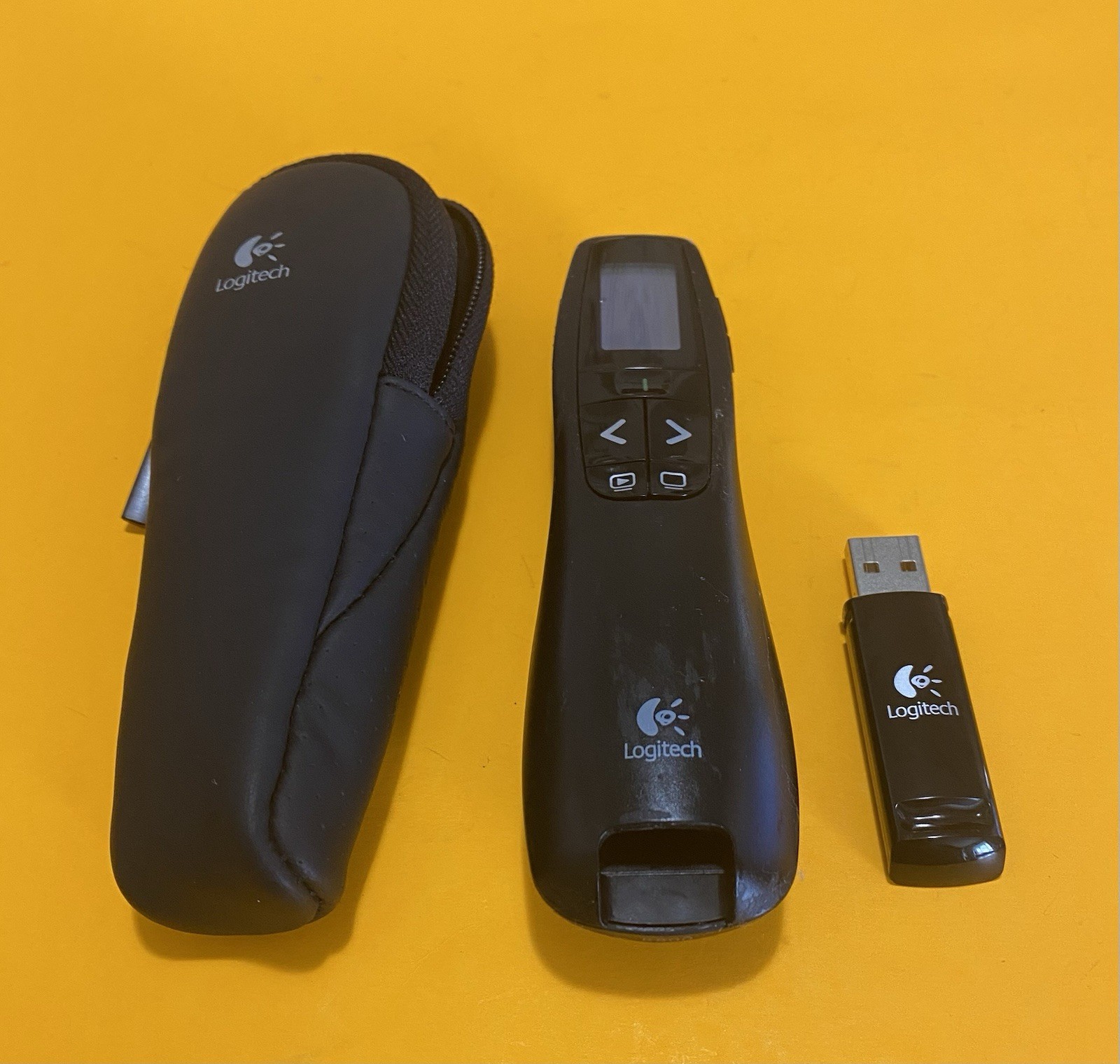 Logitech R800 Professional Presenter Green Laser Pointer Case  USB Dongle