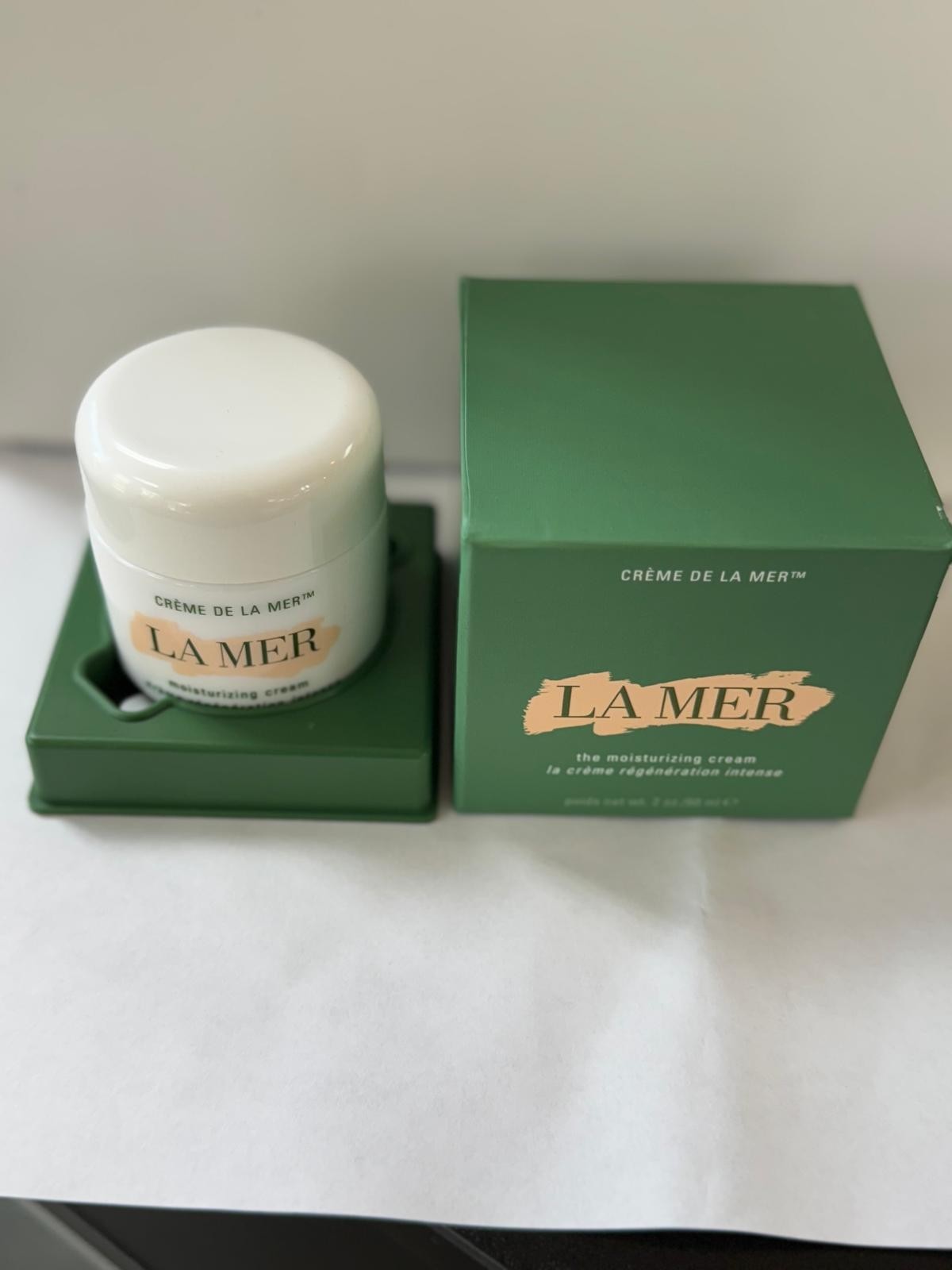 La Mer Moisturizing Cream 60ml (2oz) – New & Sealed. Guaranteed Genuine.