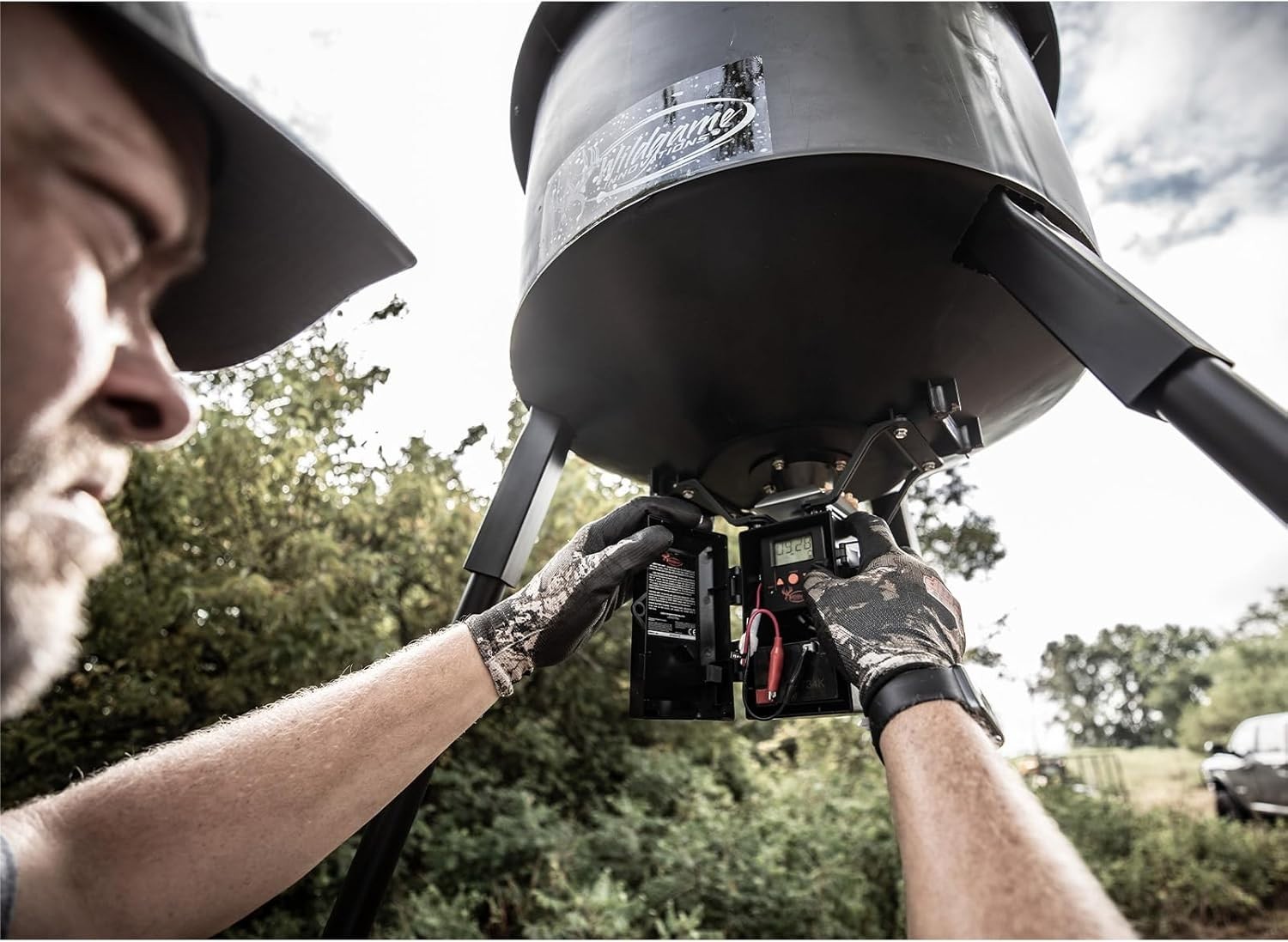 270 lb Deer Feeder with Digital Timer & 30-ft Radius - Quick Setup