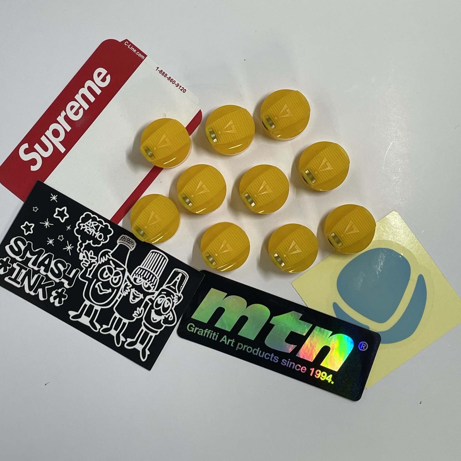 10 MTN Universal Spray Paint Cap yellow outline five pack 4 stickers