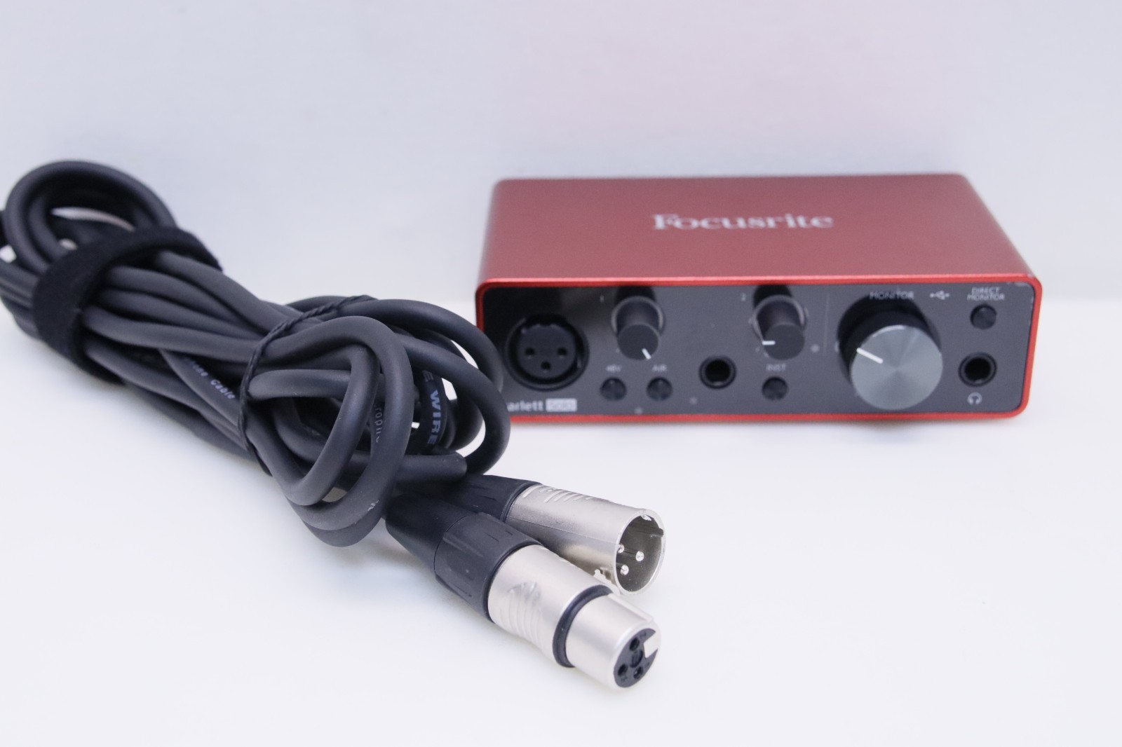 Focusrite Scarlett 2i2 3rd Gen. 2-Channel USB Audio Interface With One XLR Cable