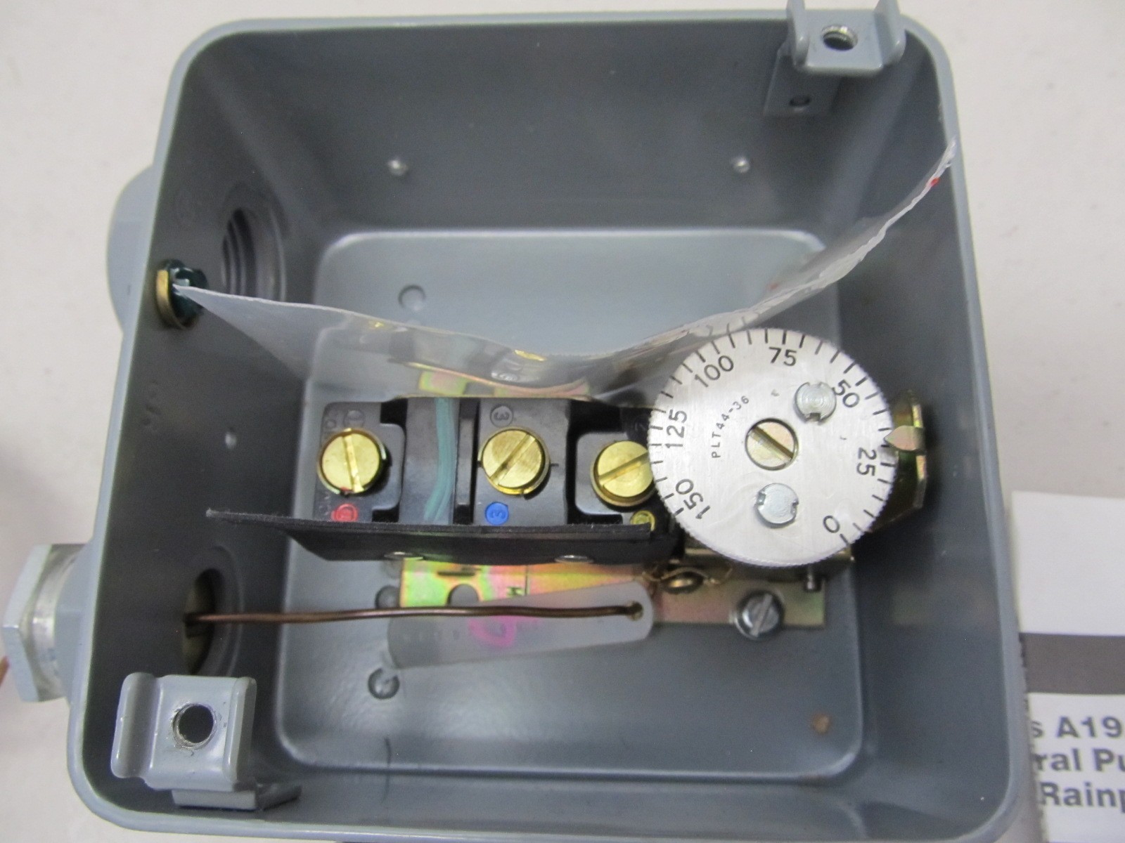 Johnson Controls A19ANC-1C Remote Bulb Temp Control w/ Rainproof Enclosure