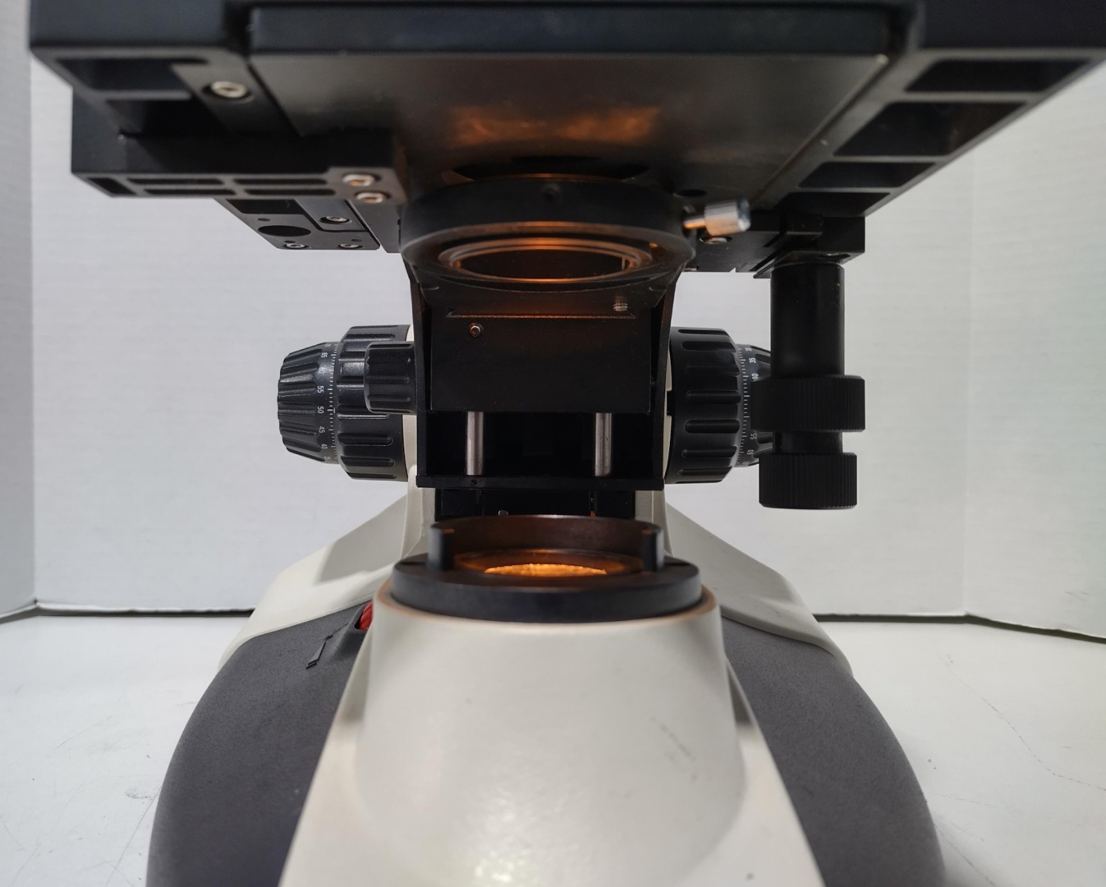 Leica CME Binocular Compound Microscope with 4 Objectives No Eyepieces/Condenser