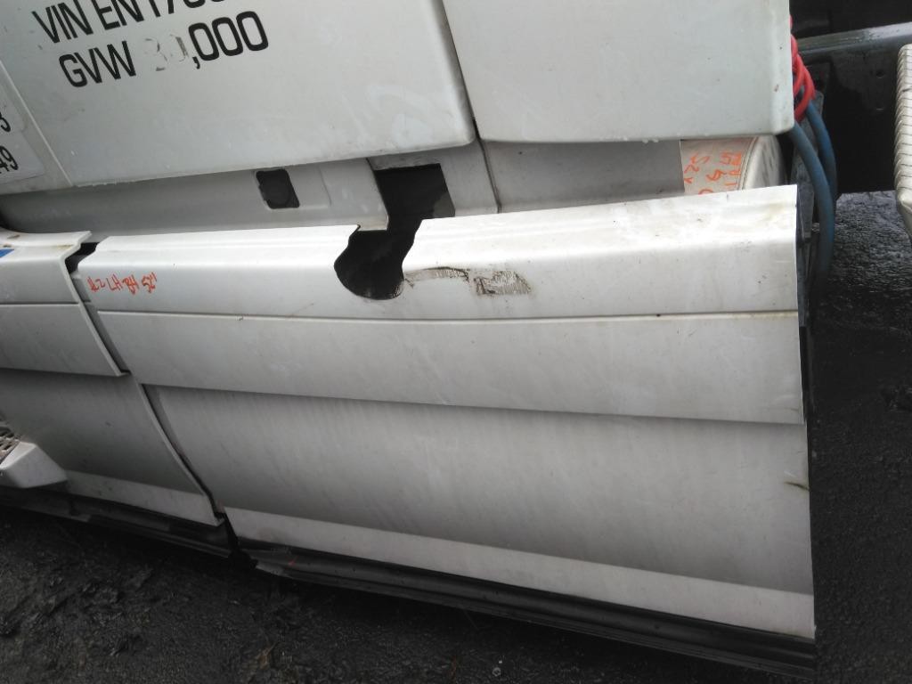 For 2014 VOLVO VNL SIDE FAIRING Left ,  OR