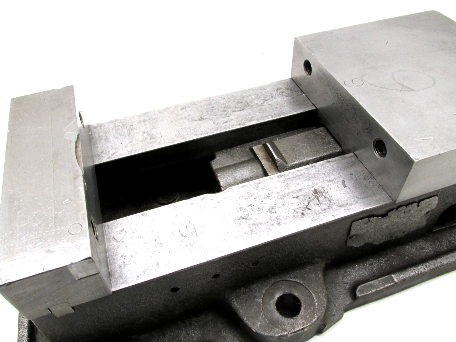 KURT ANGLOCK 6" MILLING MACHINE VISE - #D60
