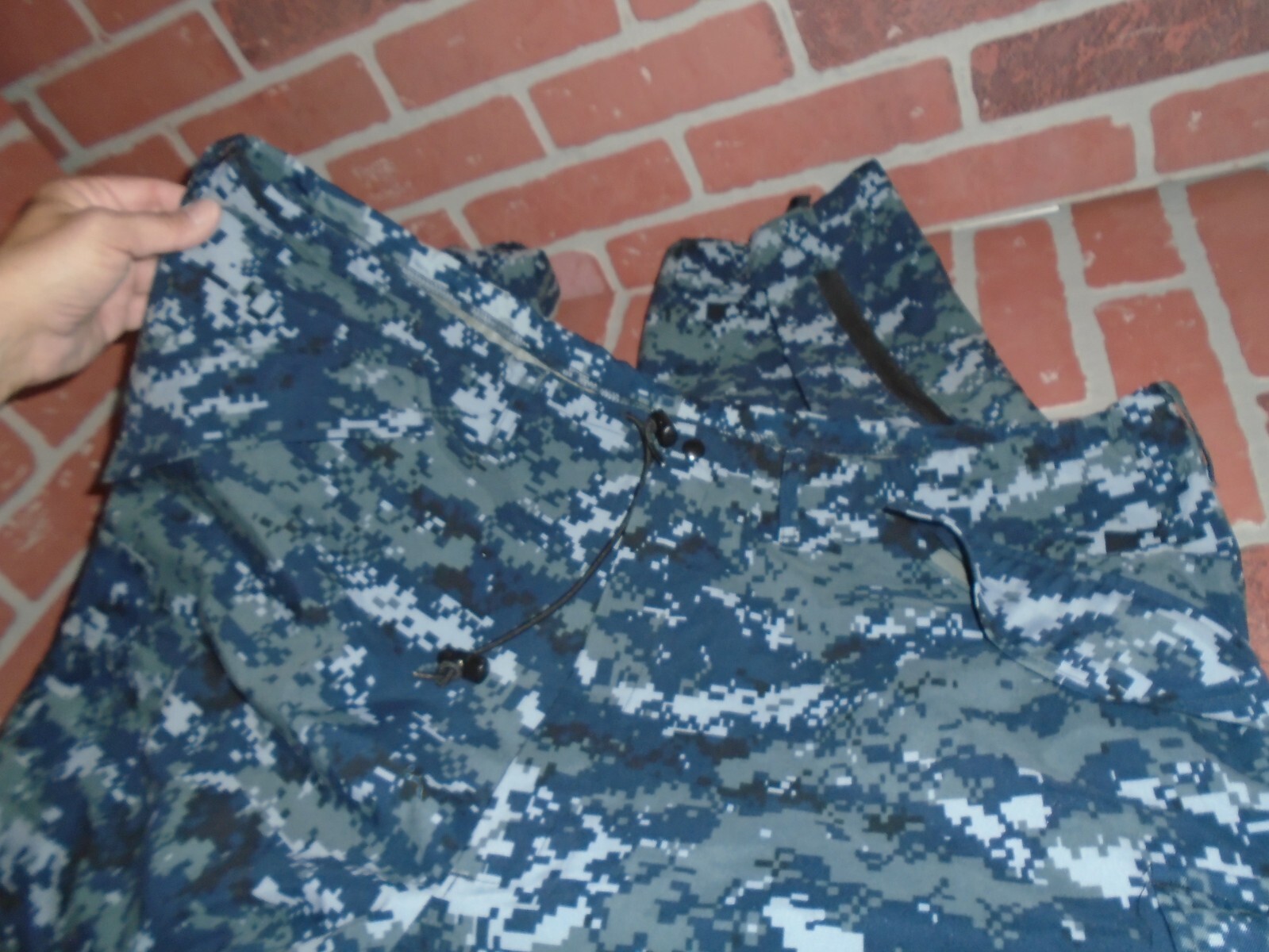 US NAVY MENS WET WEATHER PANTS USED 1 TIME-SEE PICTURES FIRST
