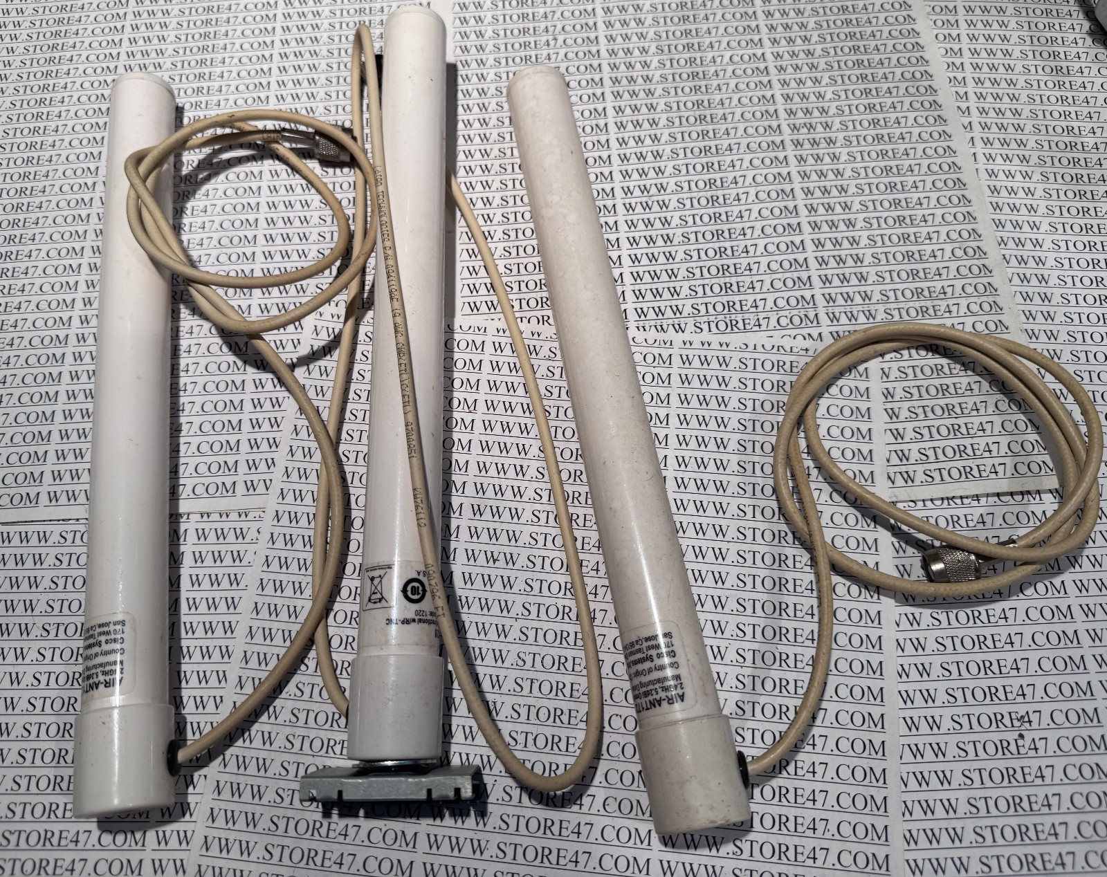 3pcs Cisco AIR-ANT1728 Aironet Gain Omnidirectional Ceiling Antena 2.4ghz 5.2dBi