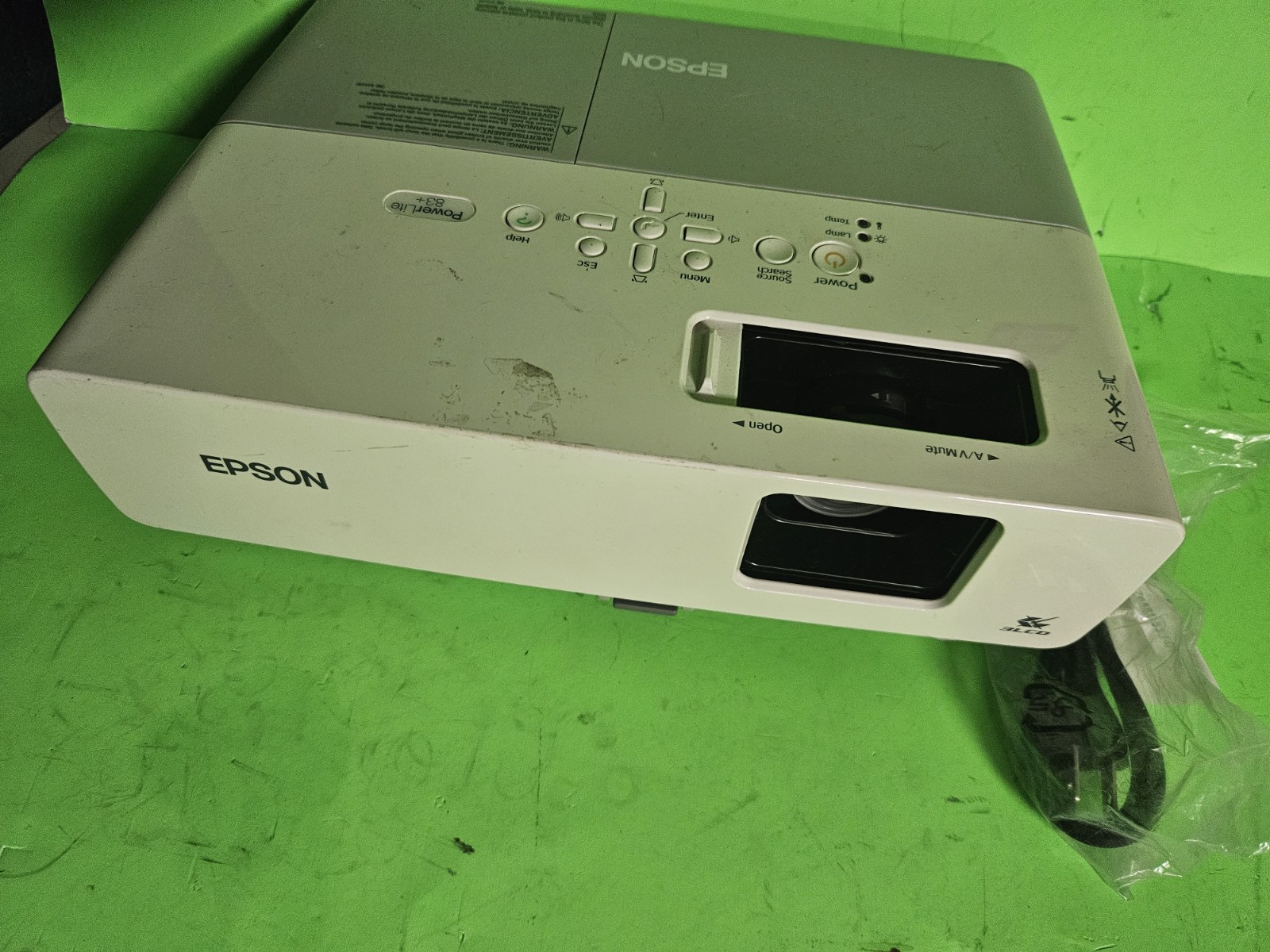 Epson Powerlite 83+ EMP-83H 3LCD projector 921h