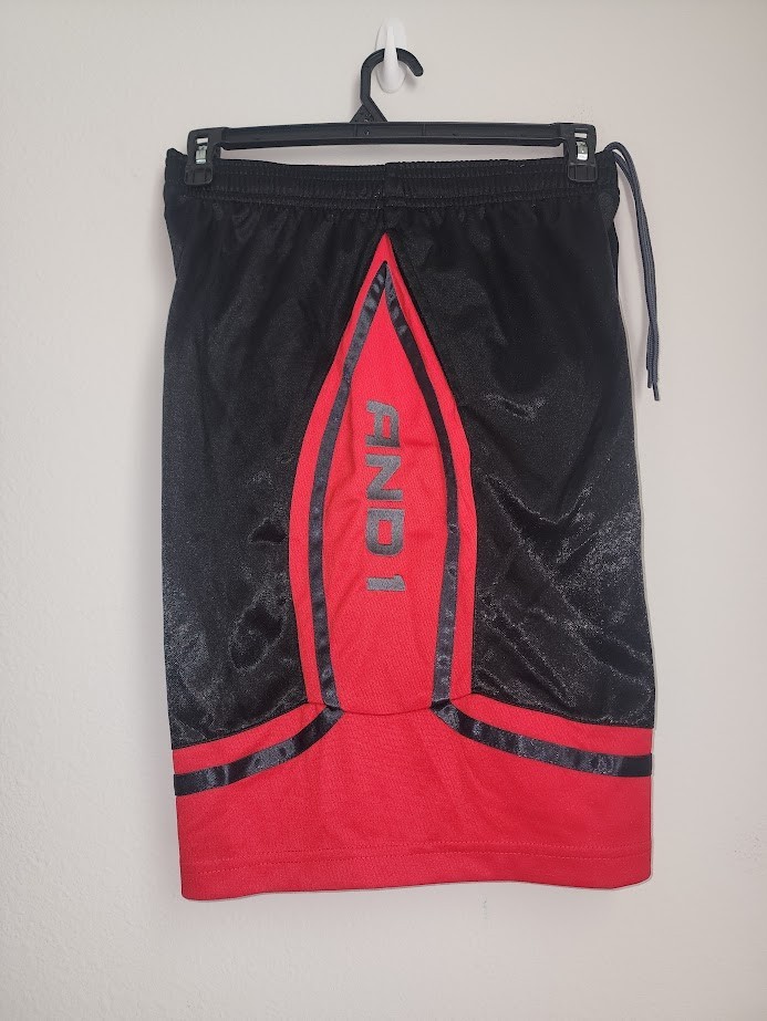 **** New Mens Basketball Shorts by And1.** Elastic Waist Size M.****