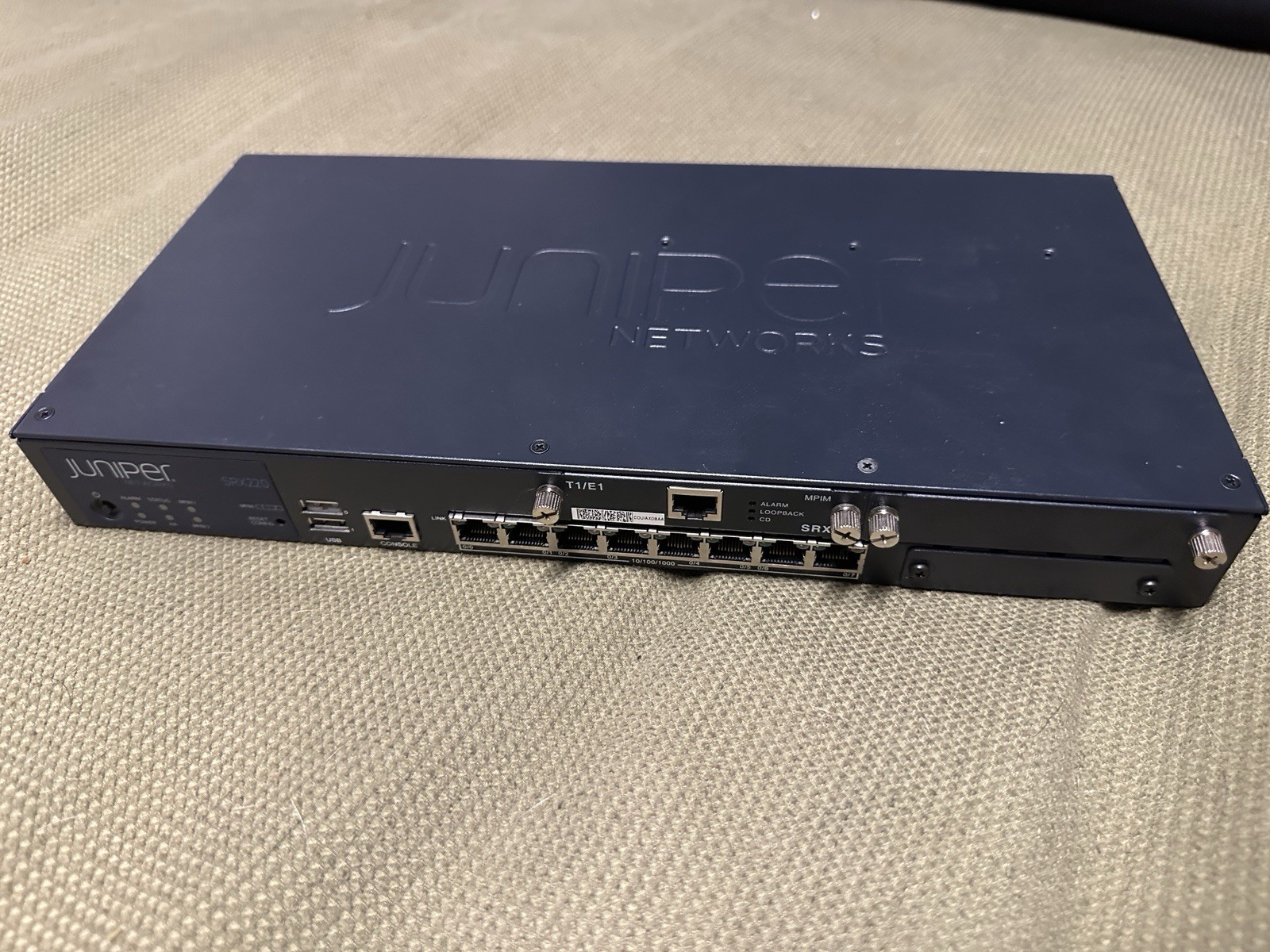 Juniper SRX220 Services Gateway