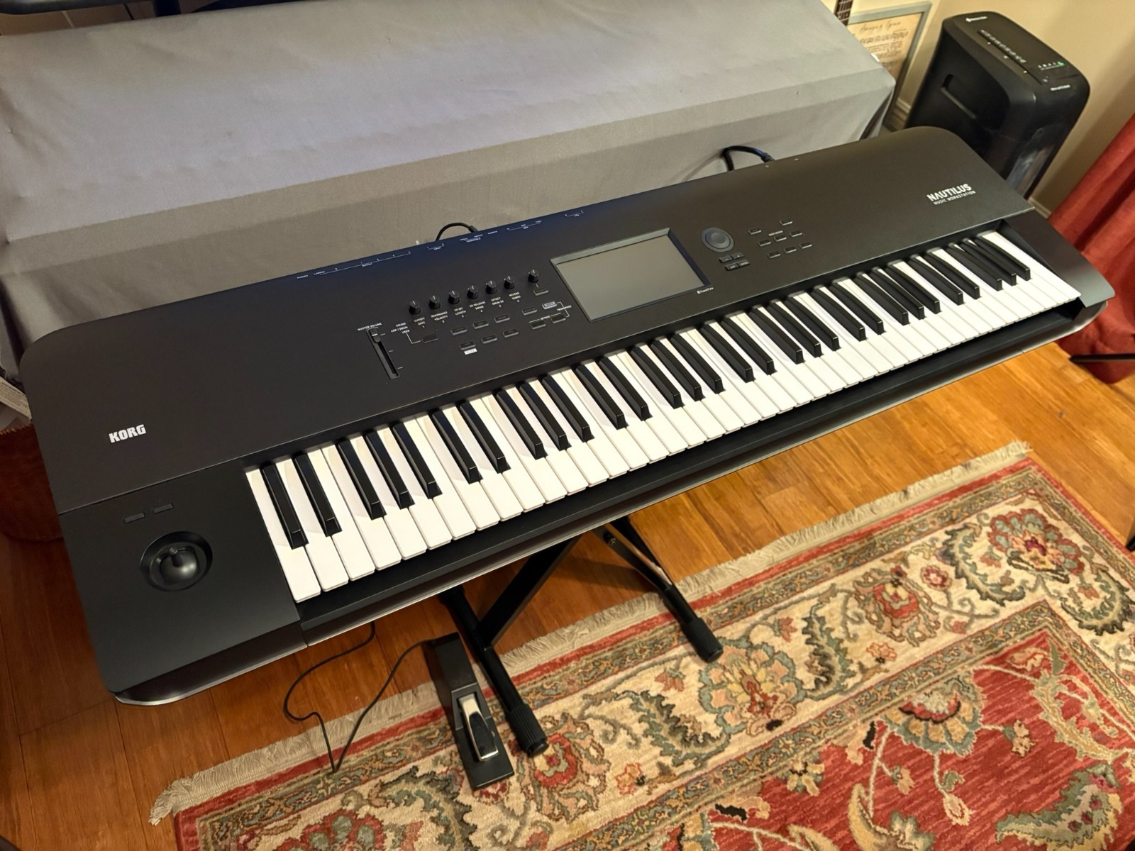 Korg NAUTILUS73 73-key Performance Synth/ Workstation Mint Condition