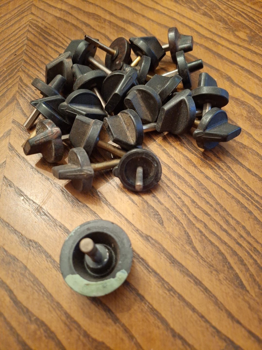 25 Vintage 1920s Battery Set Trf Pacent Knob Assortment