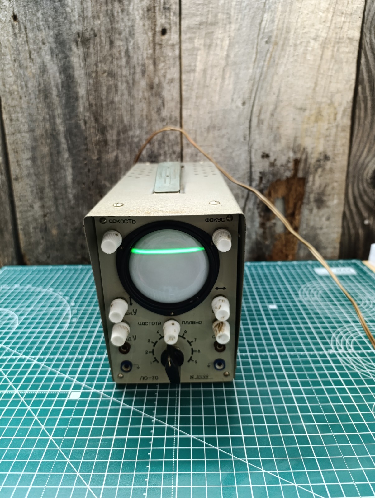 Vintage oscilloscope LO-70 WORKING