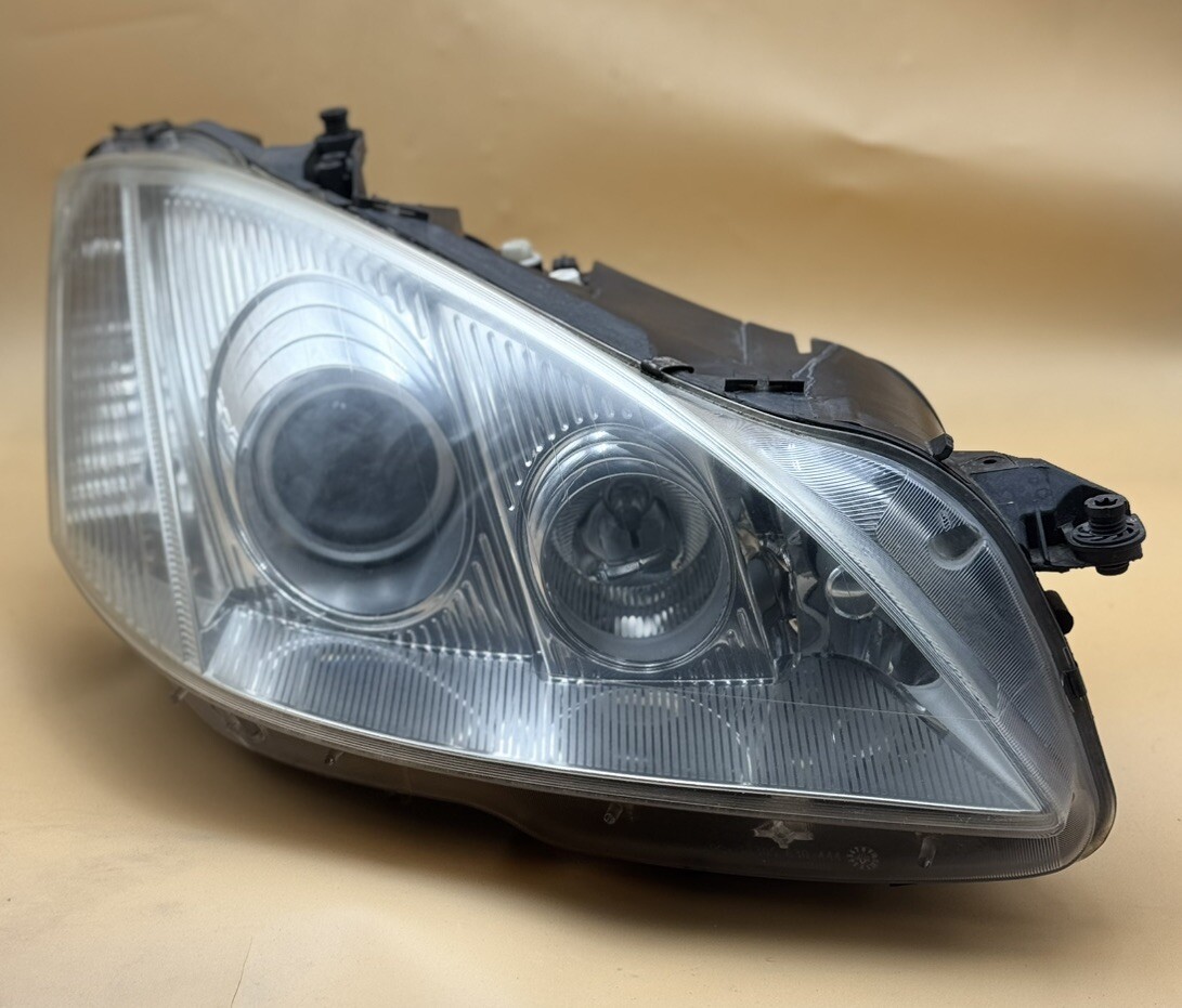 Mercedes-Benz S Class Passenger RH Xenon Headlight 2007-2009 OEM