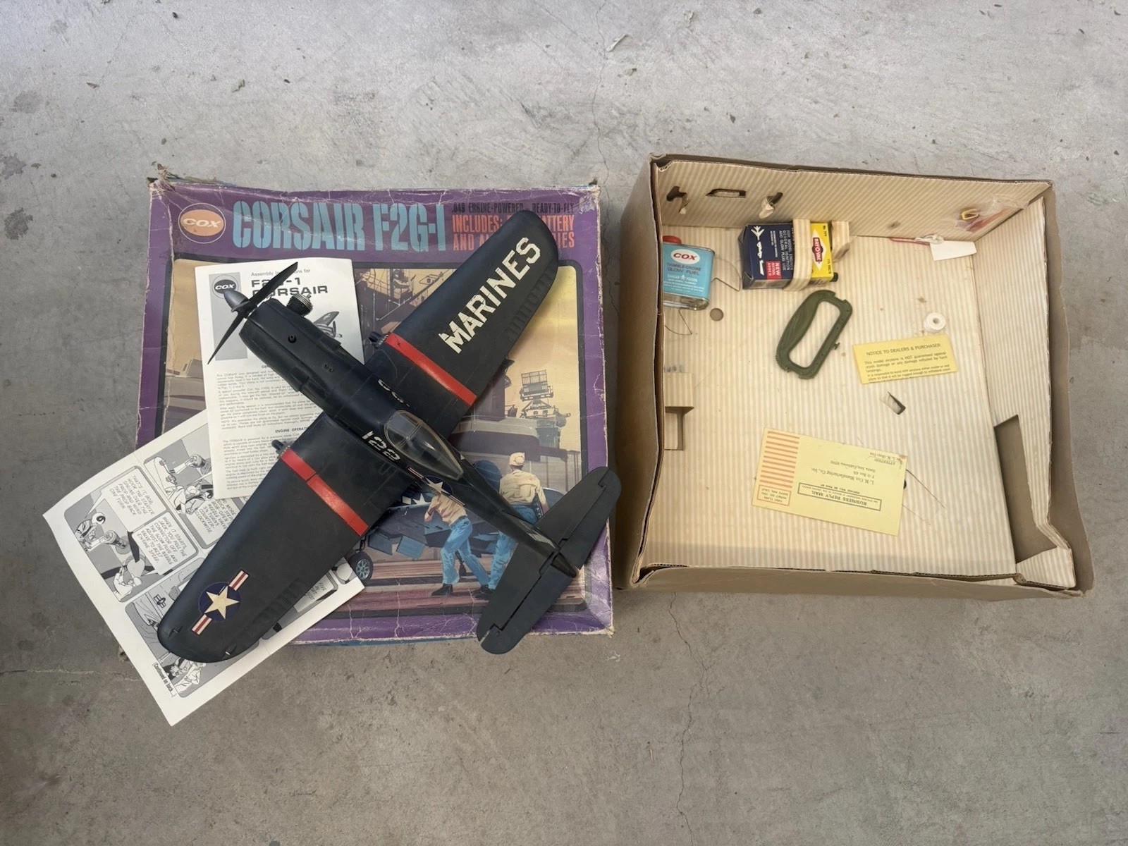 1966 COX F2G-1 CORSAIR PLANE  .049 Motor #7562 w Rough Box And Accessories