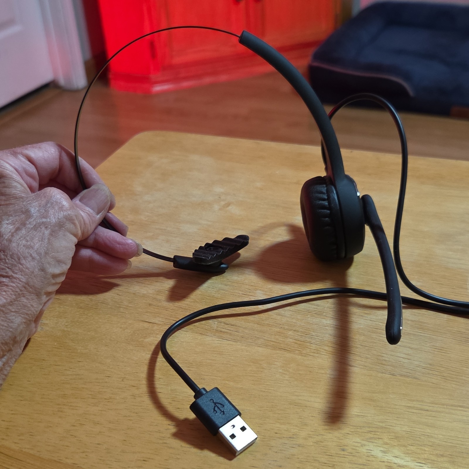 Mpow BH453A USB Wired + Bluetooth Mono On-Ear Headset Boom Mic Black