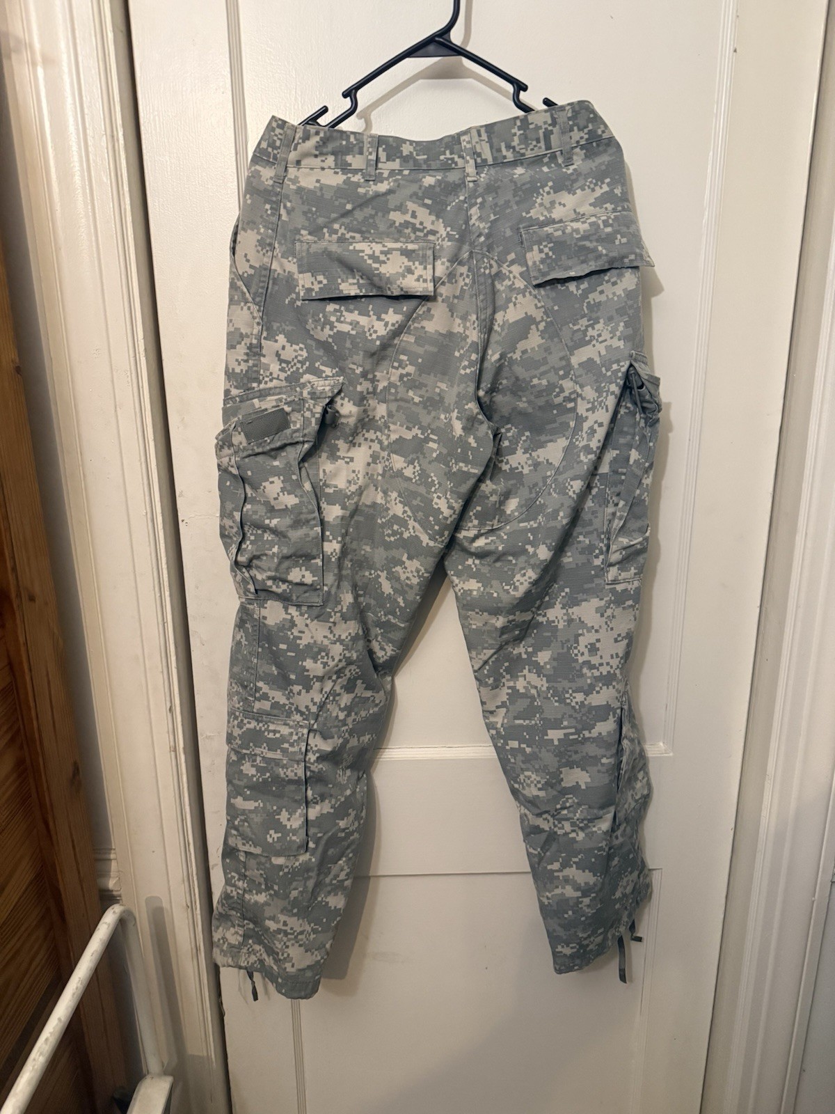 Us Army Digital Camo Pants Missing One Button On Pants ￼