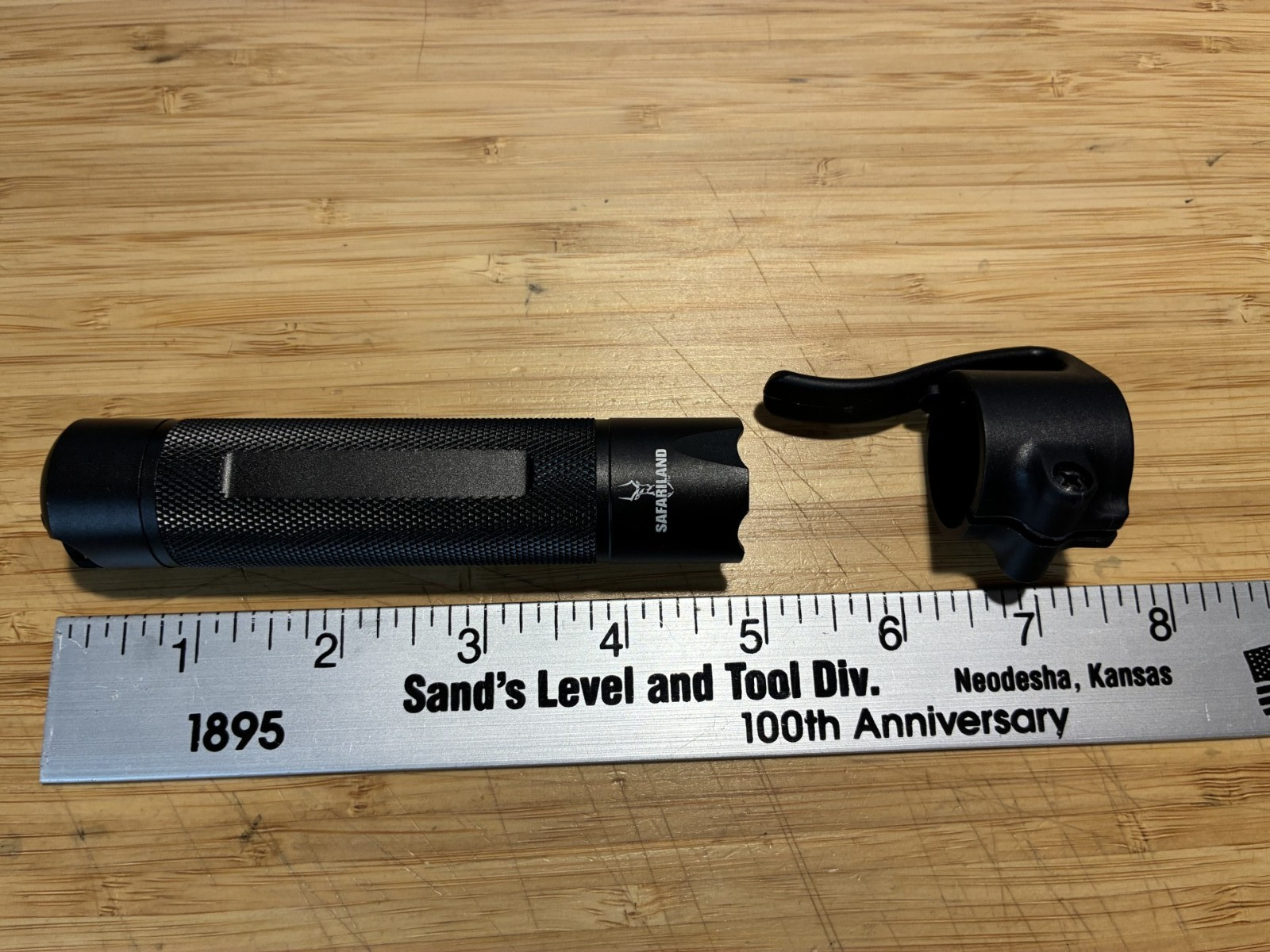 Safariland Handheld Flashlight