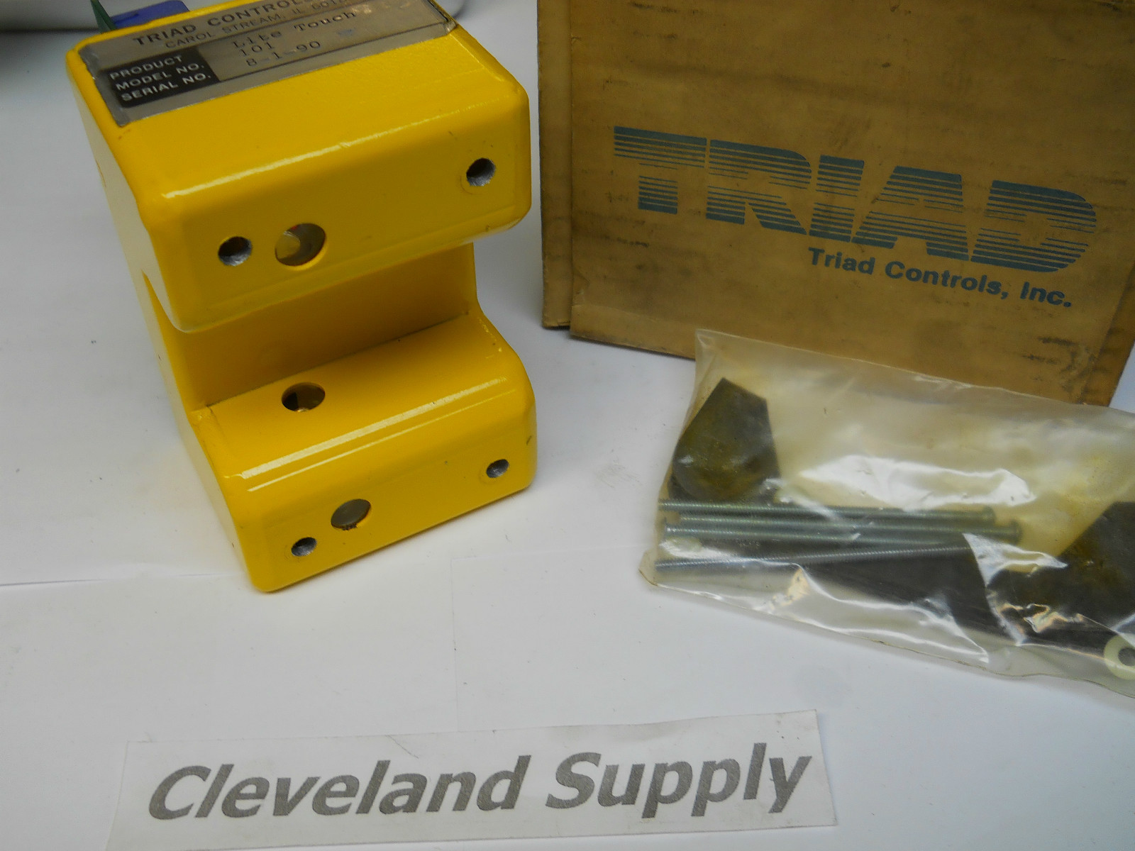 TRIAD CONTROLS MODEL 101 LITE TOUCH SENSOR/SWITCH NEW CONDITION IN BOX