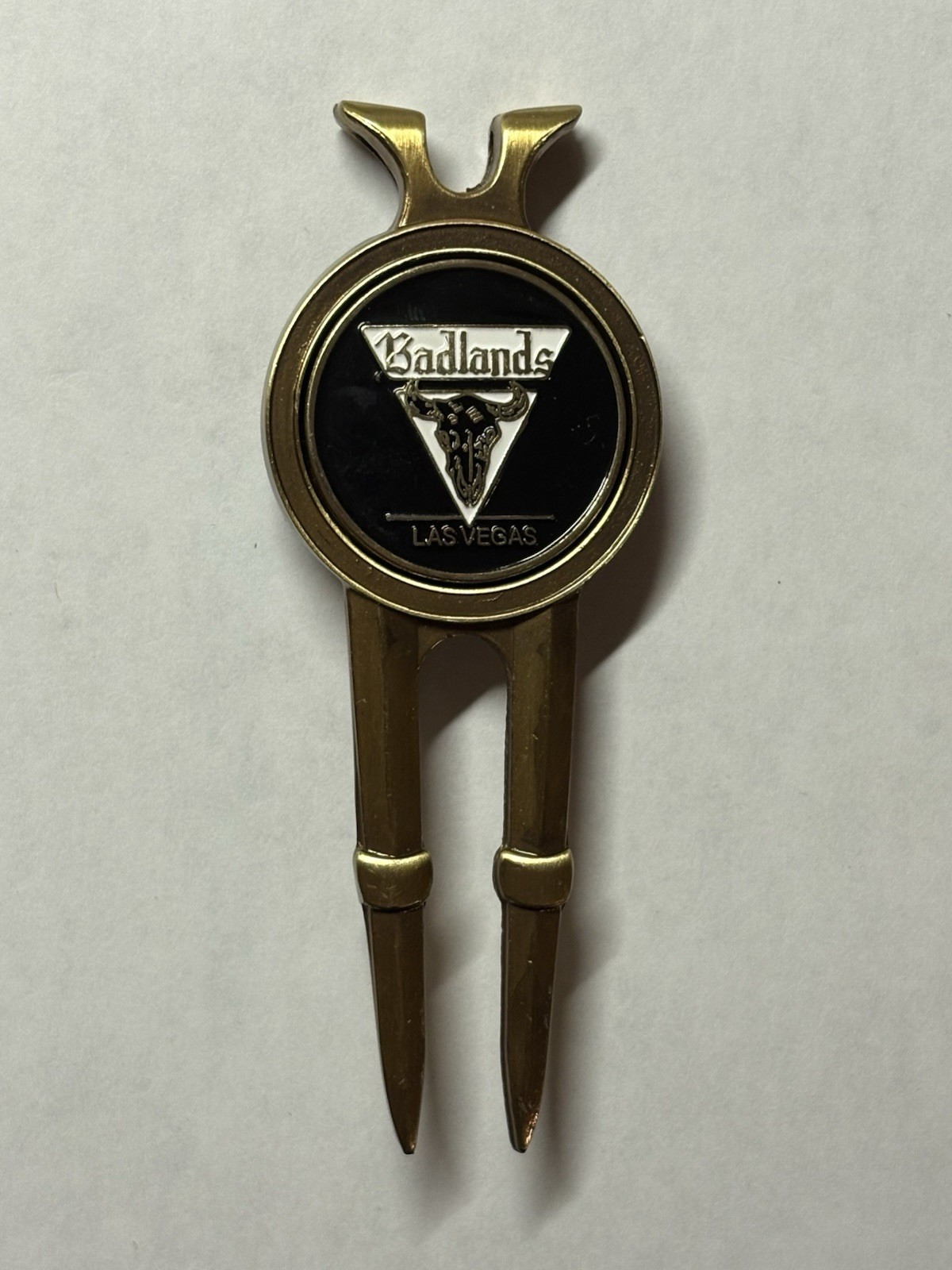 Badlands Golf Club Divot Tool & 1" Coin Style Golf Marker - Las Vegas, Nevada