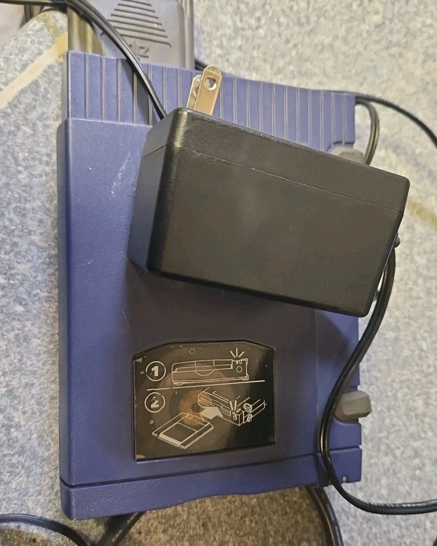 Iomega Zip Z100 External Parallel Port Zip Drive Z100S w/ Adapter Powers Up