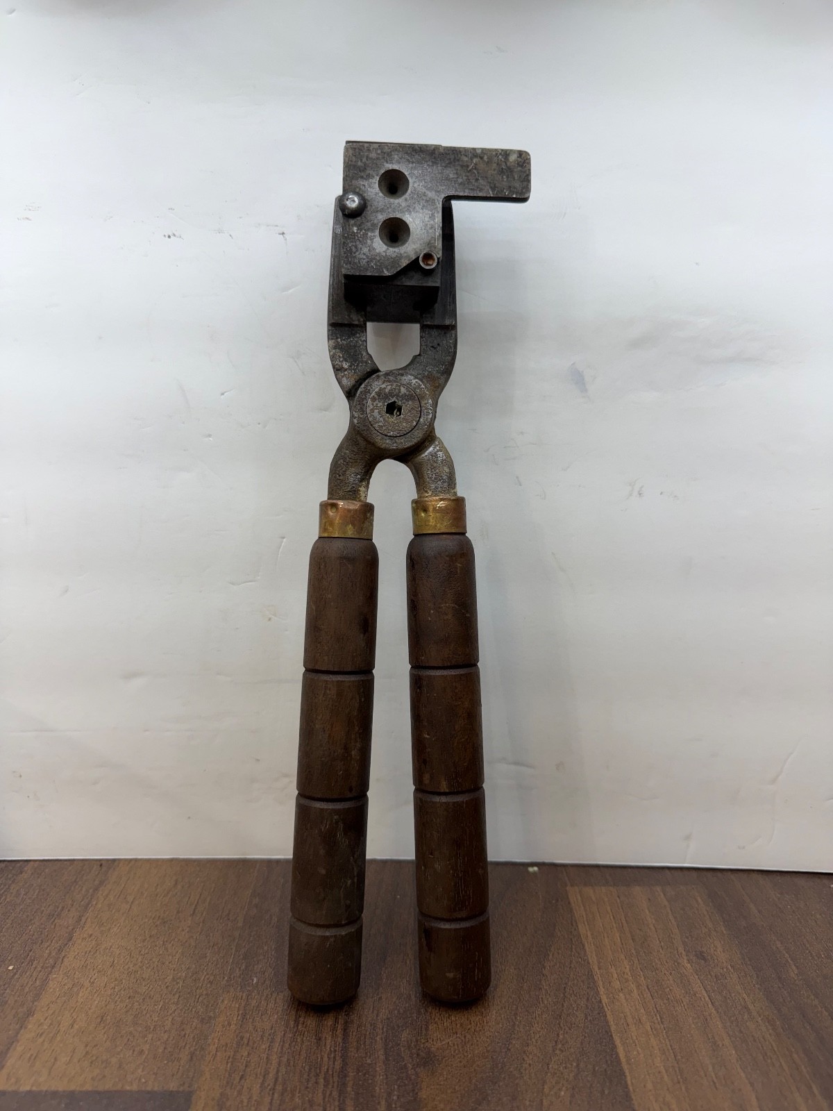 Saeco 308170 Double Cavity Bullet Casting Mold with Scovill Handles 170gr. FN