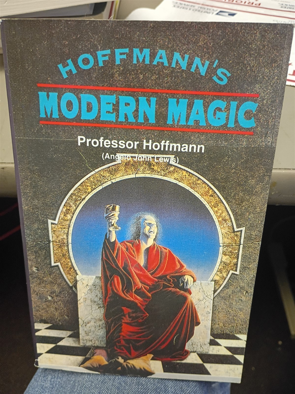 Modern Magic: A Practical Treatise on the Art of Conjuring Paperback