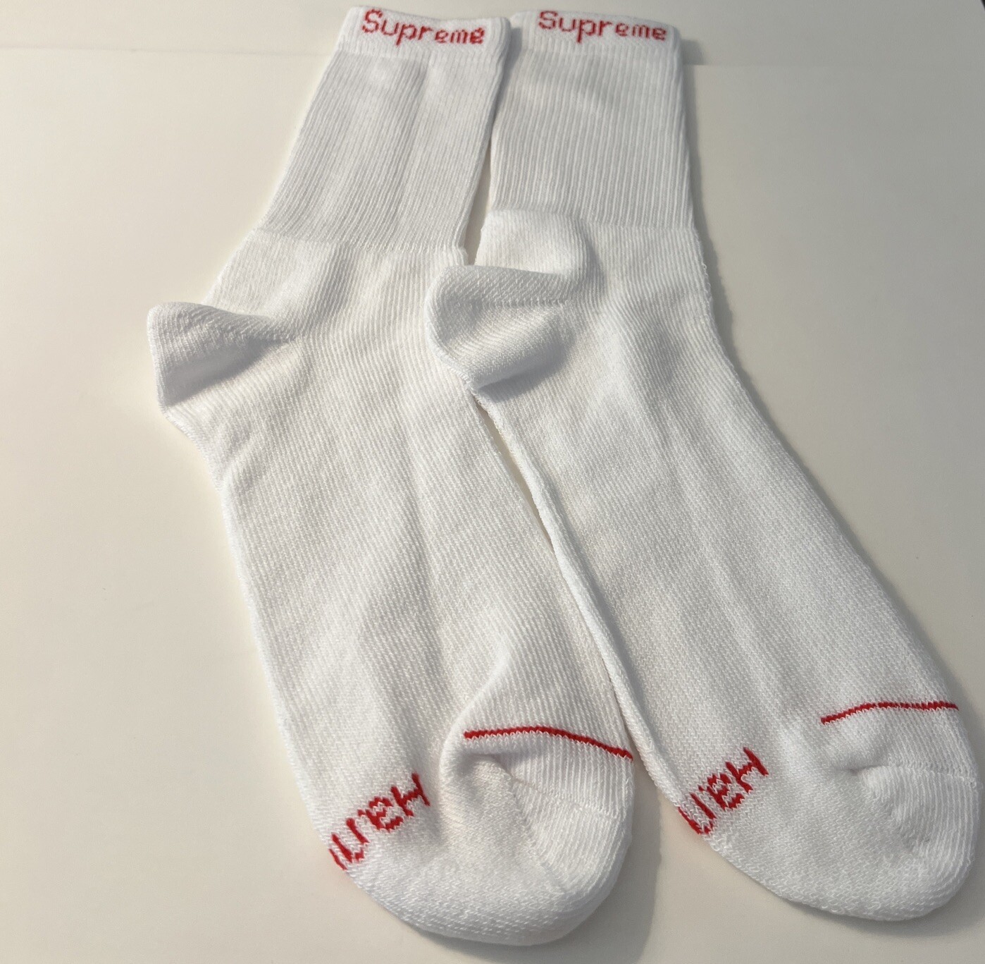SUPREME/ HANES WHITE SOCKS (SINGLES) (ONE PAIR) AUTHENTIC BRAND NEW (NOT A PACK)