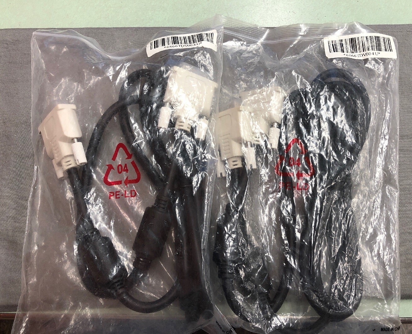 LOT OF 2 NEW GENERIC 6866TDV004U MALE TO MALE DIGITAL VIDEO CABLES