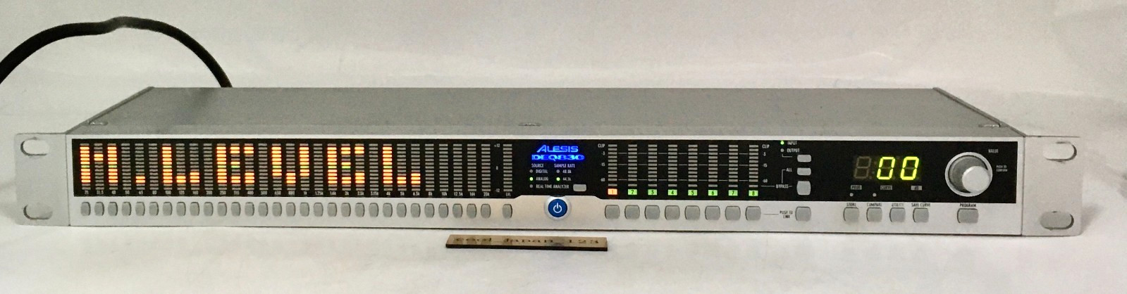 ALESIS DEQ830 Digital Graphic Equalizer 8 Channel 1U 1 3 Octave EQ Tested