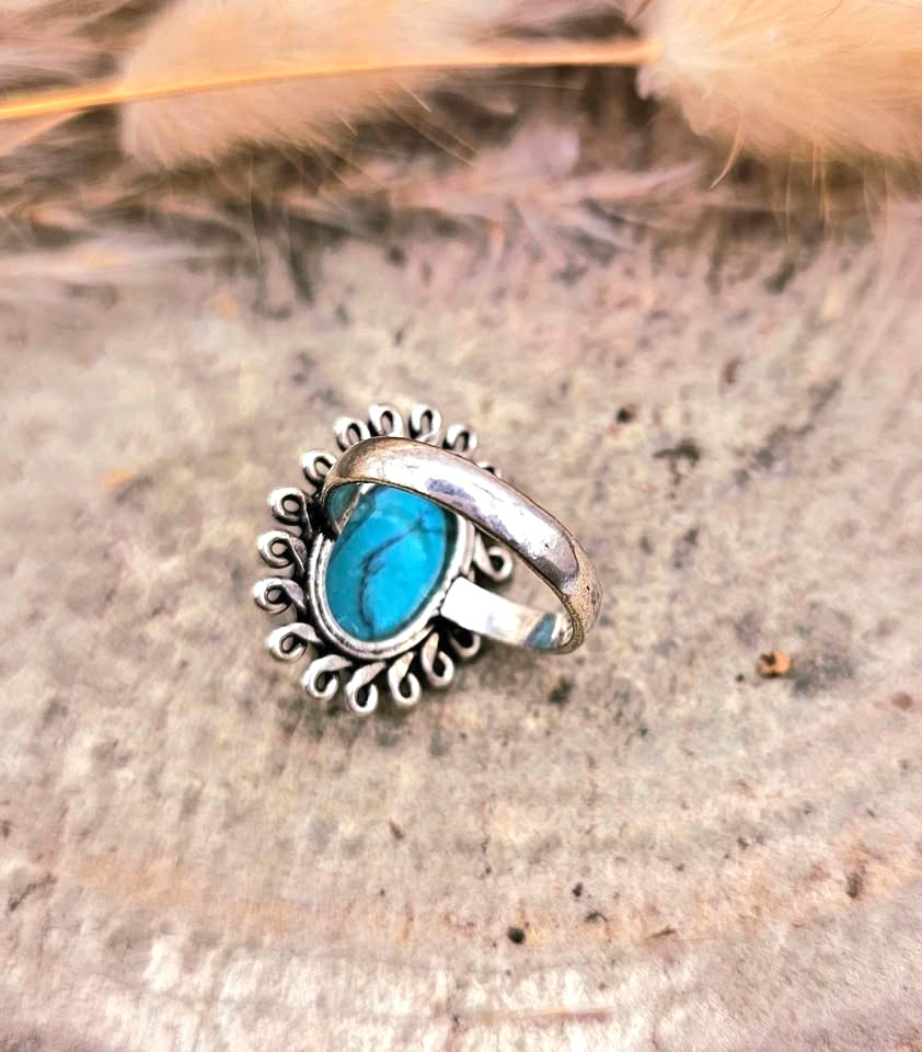Beautiful Howlite Oval Stone 925 Stamp Silver Ring ( Size 6)