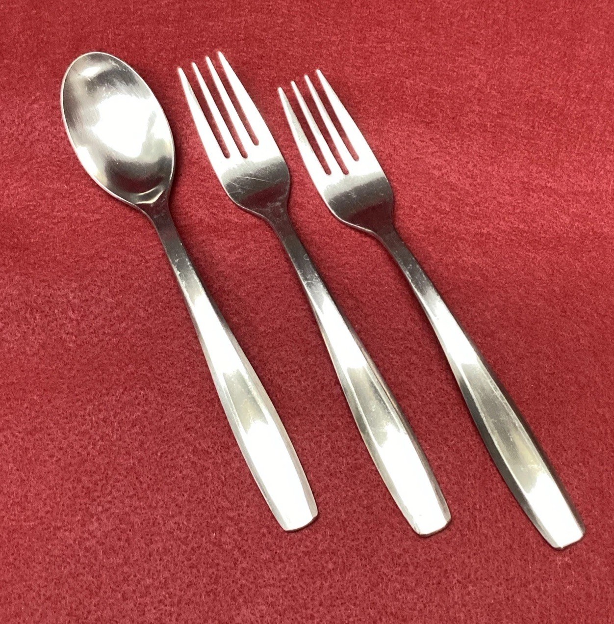 Gourmet Settings Jazz Stainless Flatware 1 Tablespoon & 2 Dinner Forks