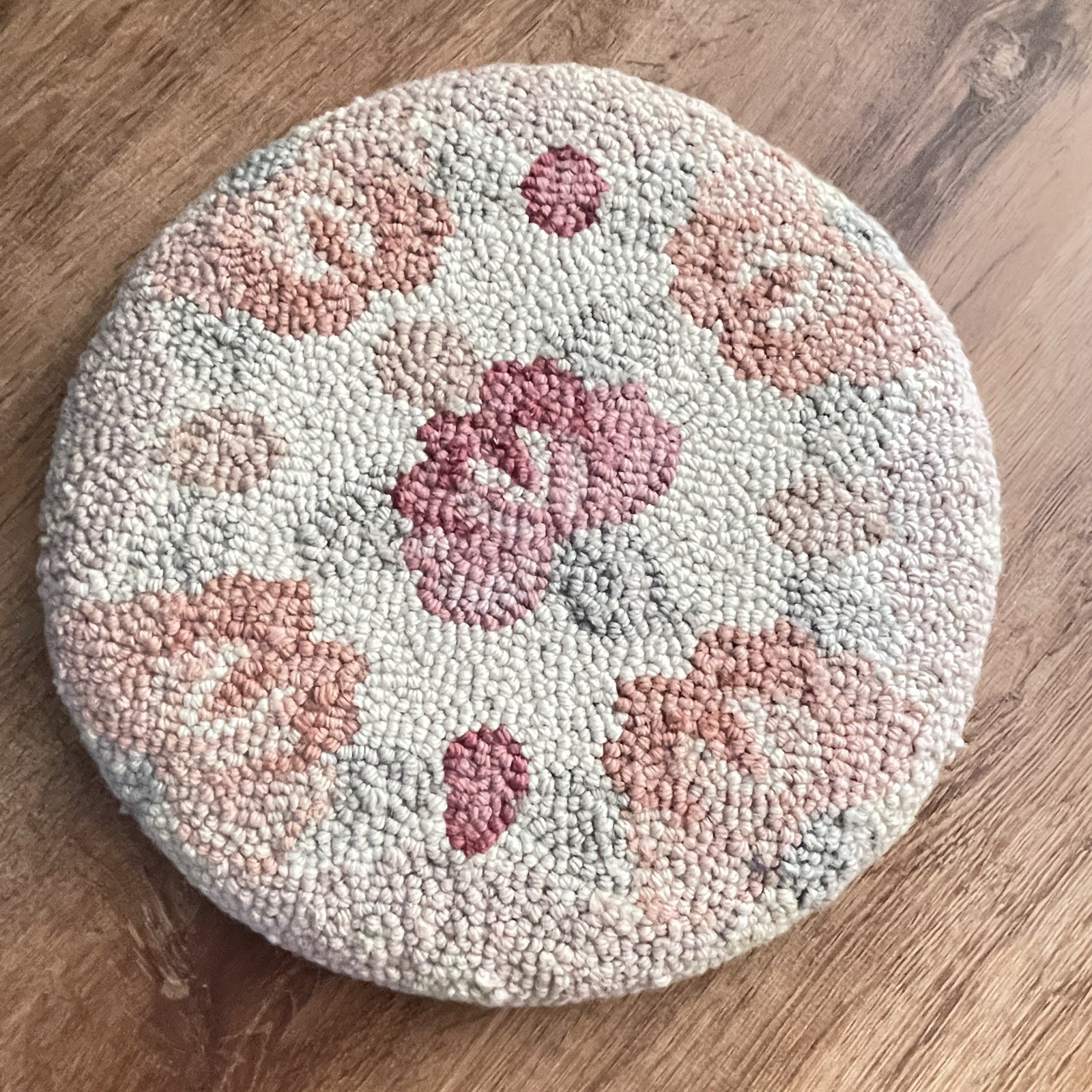 VTG Foot Stool Floral Hook Rug Caroet Round Wood Base 4 Turned Leg Cottage Core
