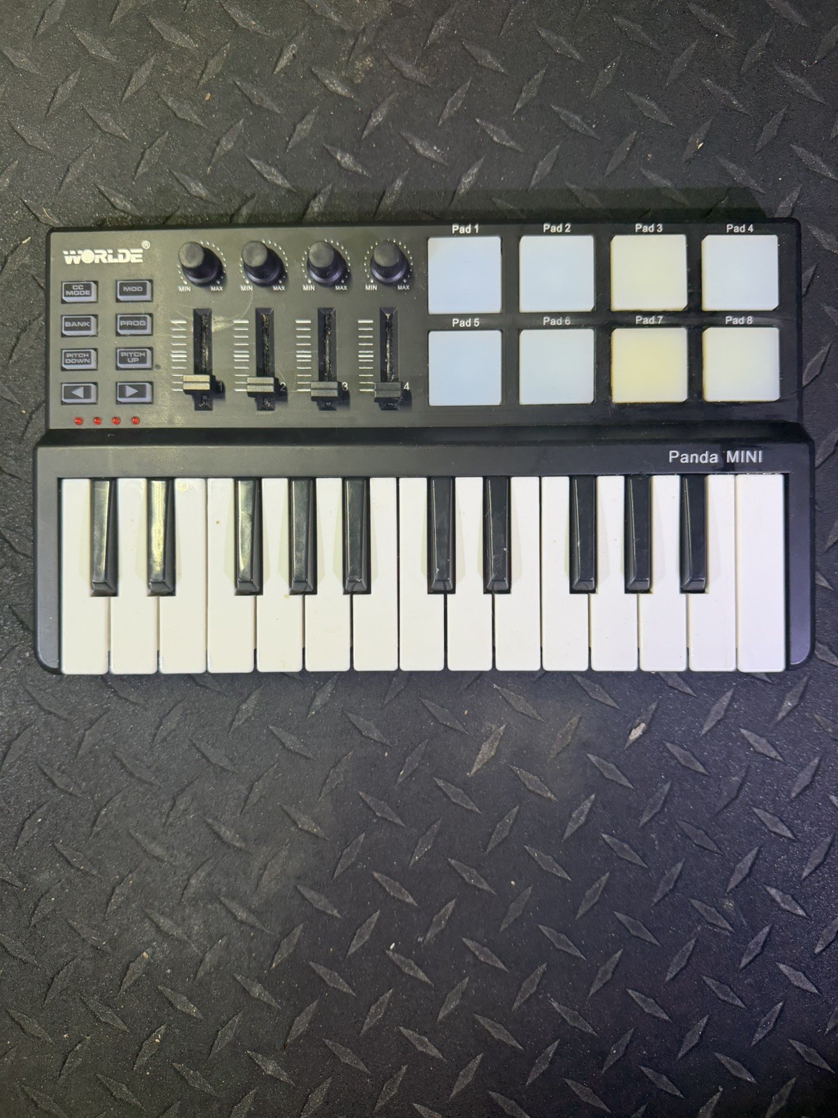 ammoon Worlde Panda Mini 25-Key USB Keyboard and Drum Pad MIDI Controller