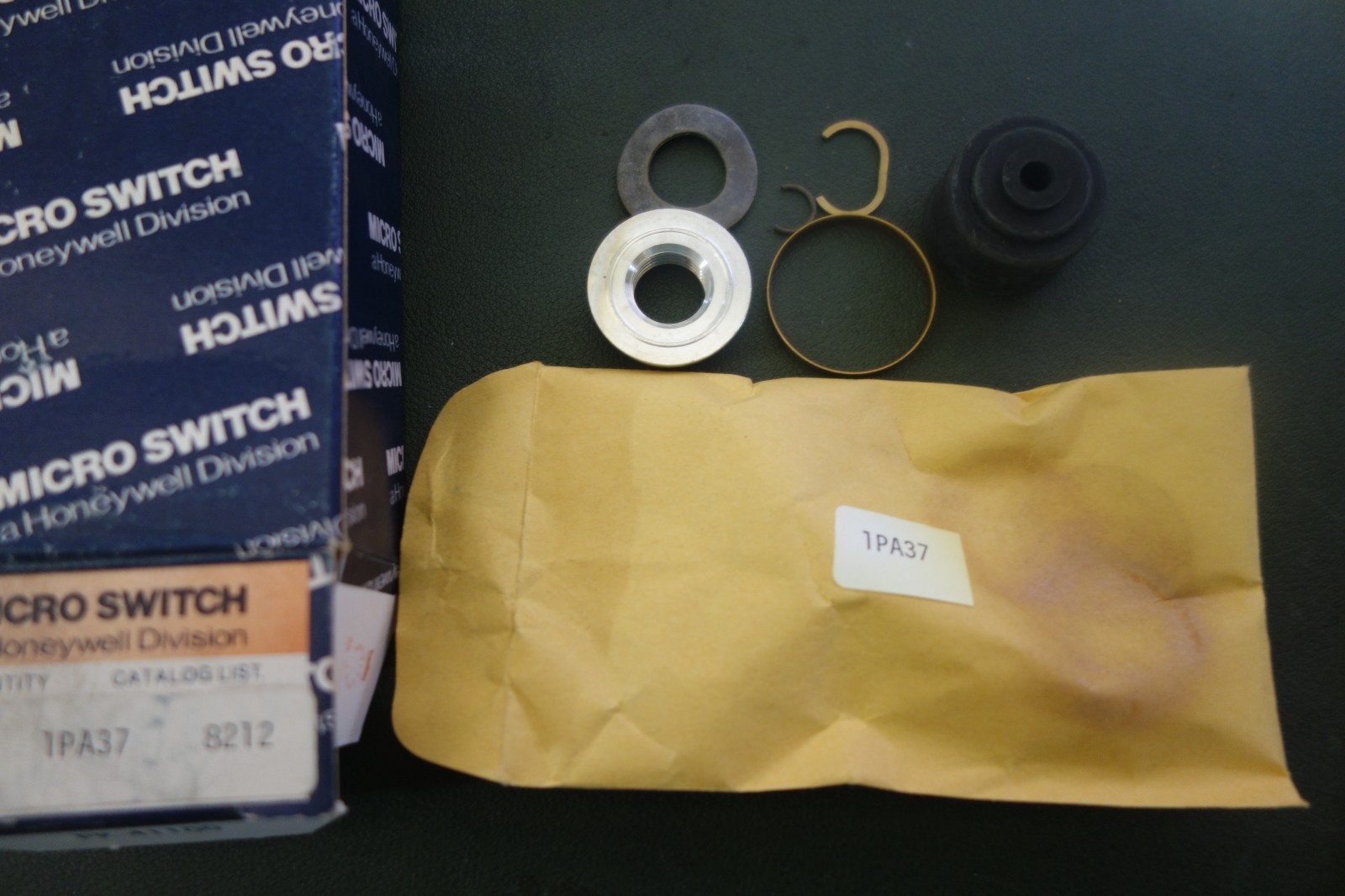 HONEYWELL 1PA37 MICRO SWITCH HARDWARE KIT FOR LIMIT SWITCHES
